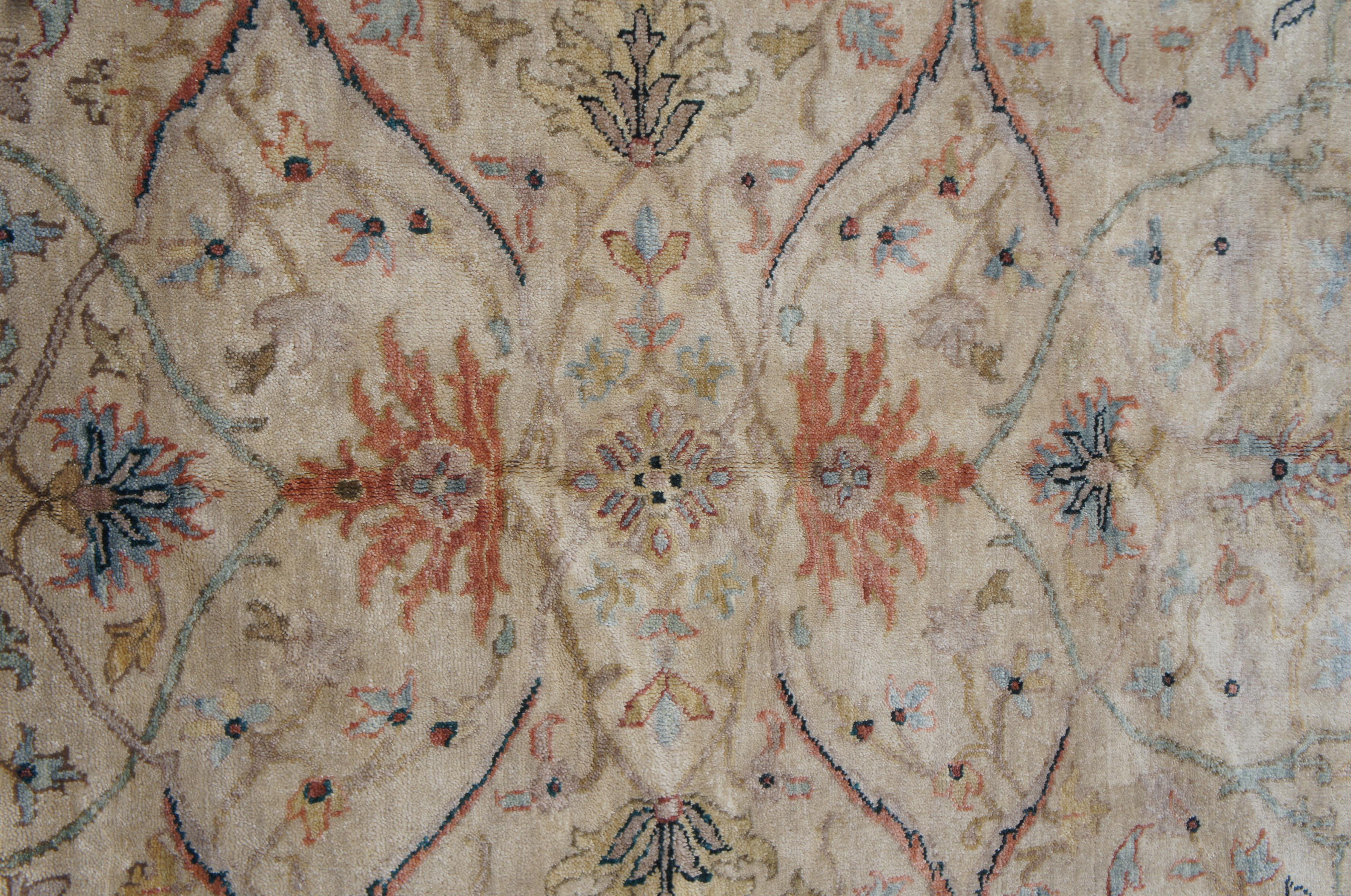Vintage Beige Floral All-Over Wool Area Rug Carpet In Good Condition In Dayton, OH