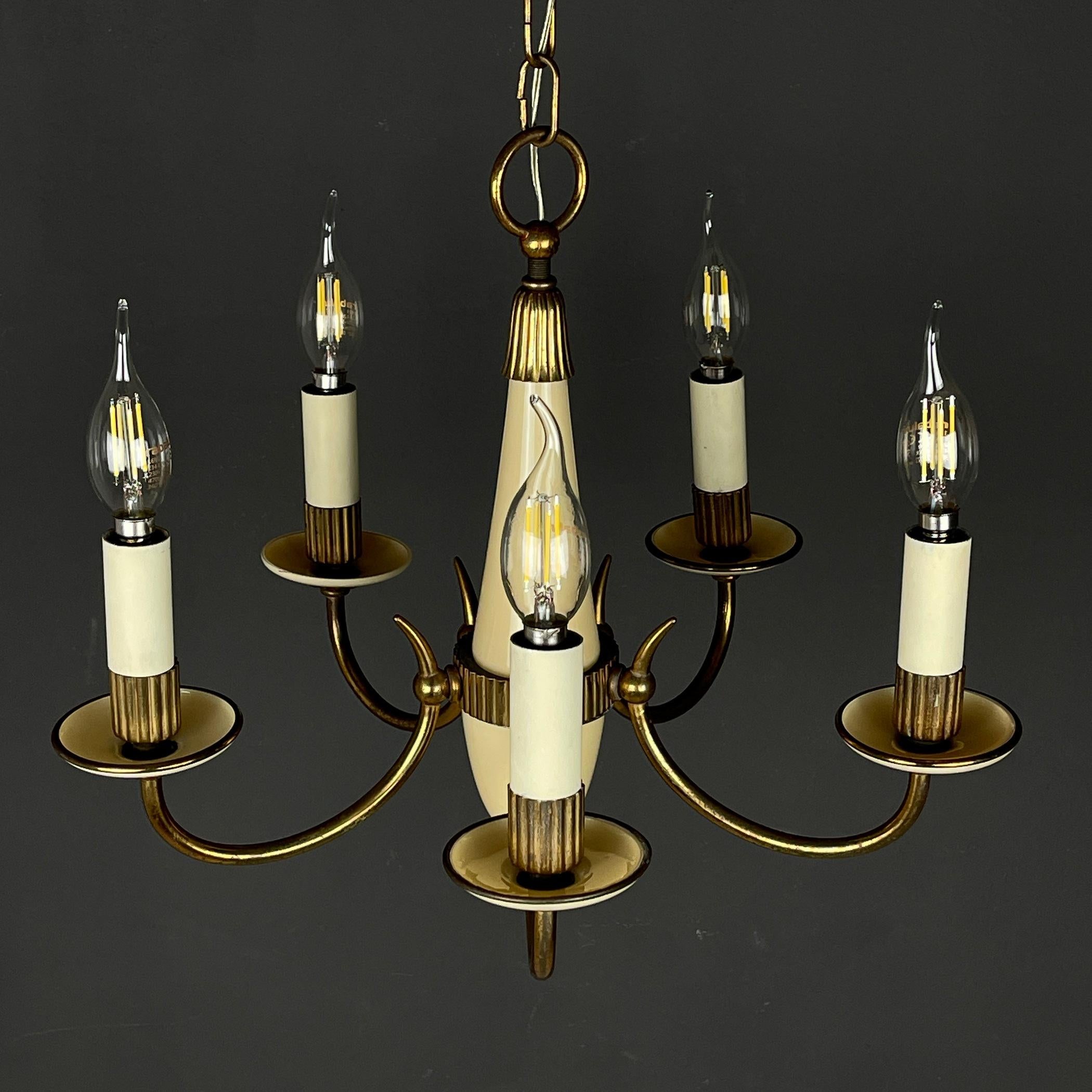 Italian Vintage beige glass chandelier Italy 1950s 5 lights chandelier For Sale