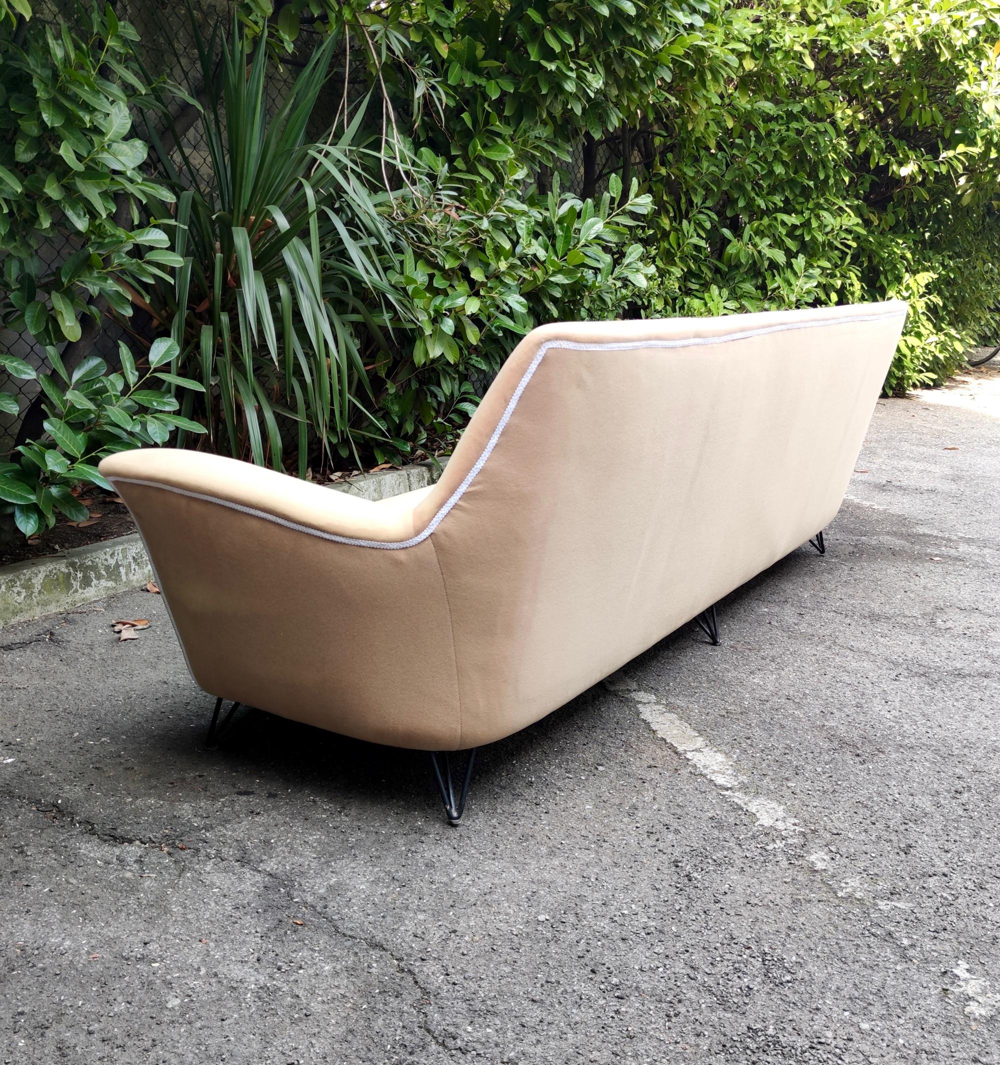 Italian Vintage Large Beige Sofa by Ico Parisi, Italy For Sale