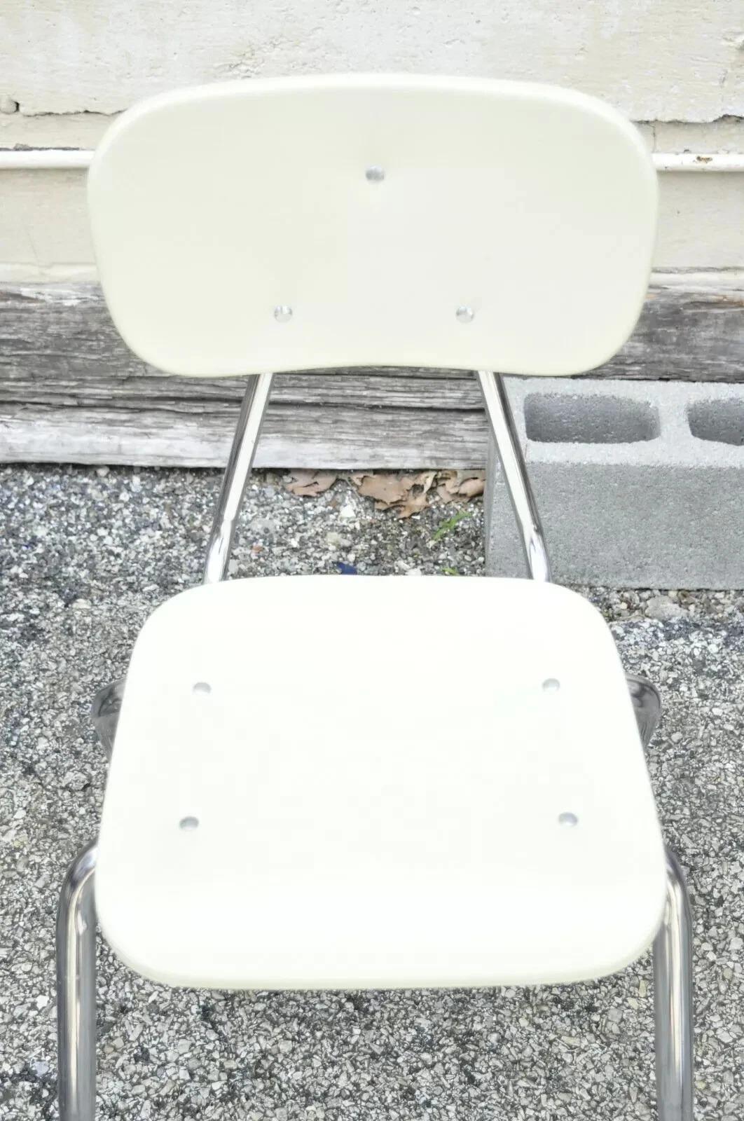 Vintage Beige Molded Plastic Chrome Metal Base Stacking School Side Chair Single For Sale 3