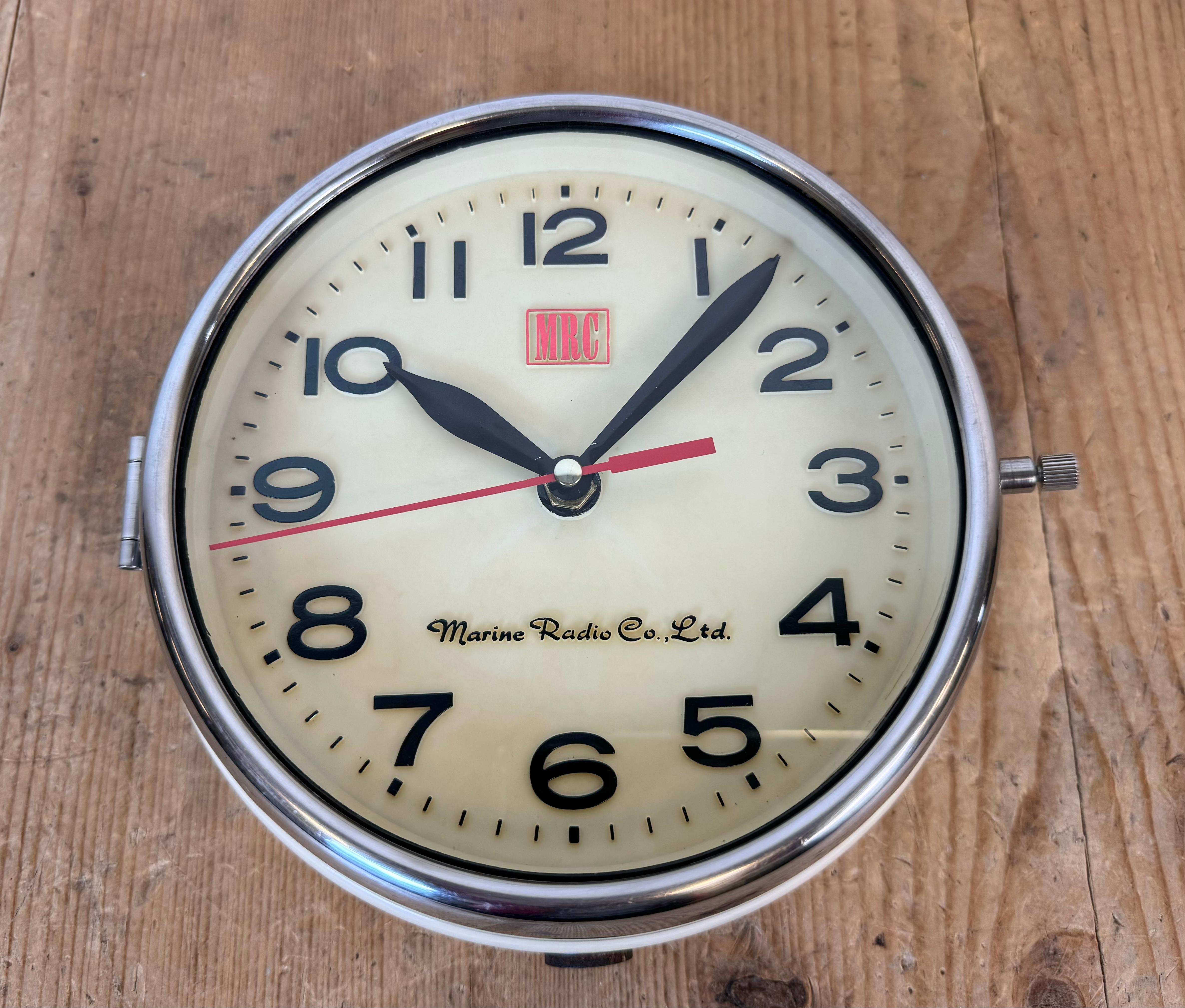 Vintage Beige MRC Ship’s Wall Clock, 1970s In Good Condition For Sale In Kojetice, CZ