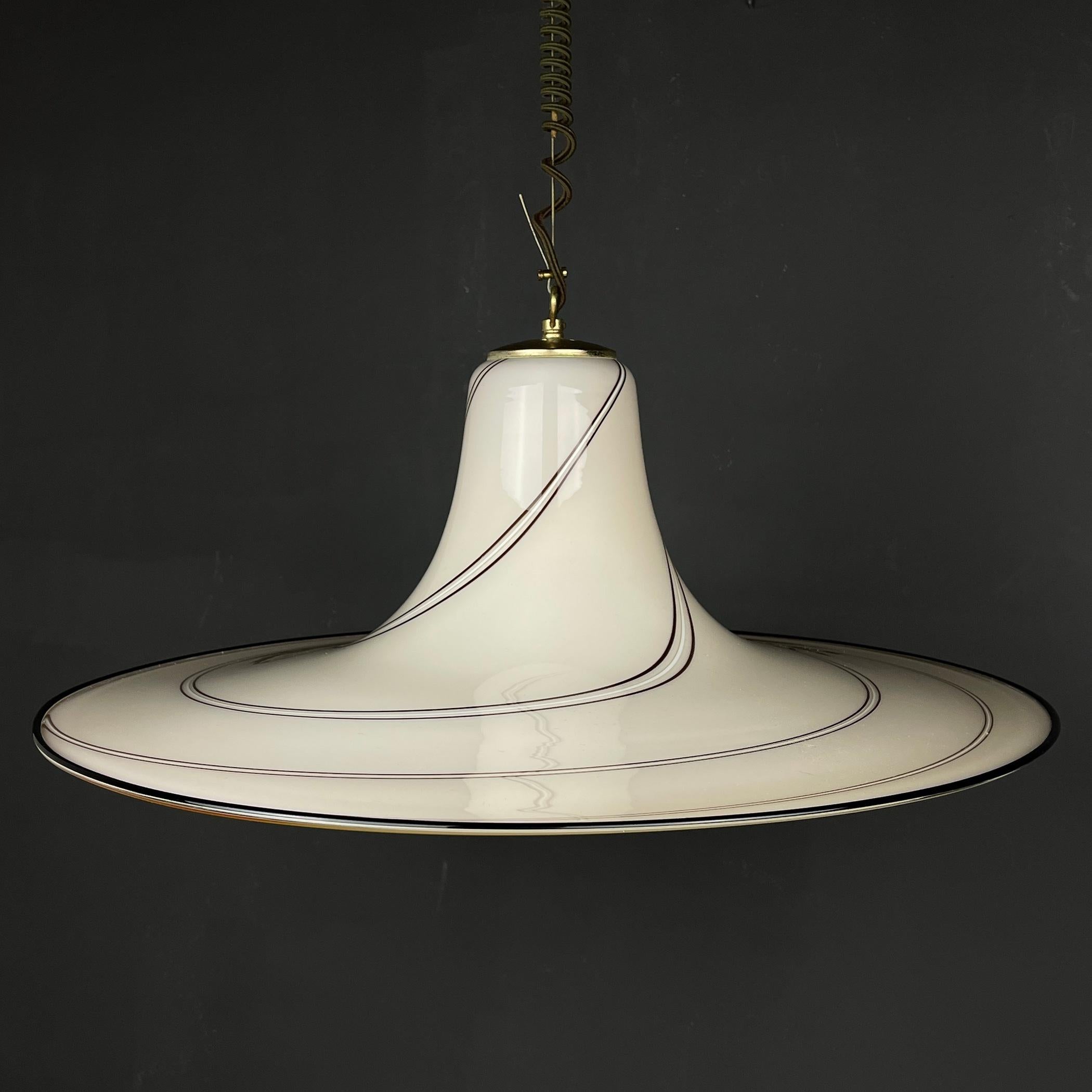 Verre de Murano Lampe à suspension vintage en verre de Murano beige Italie 1970 en vente