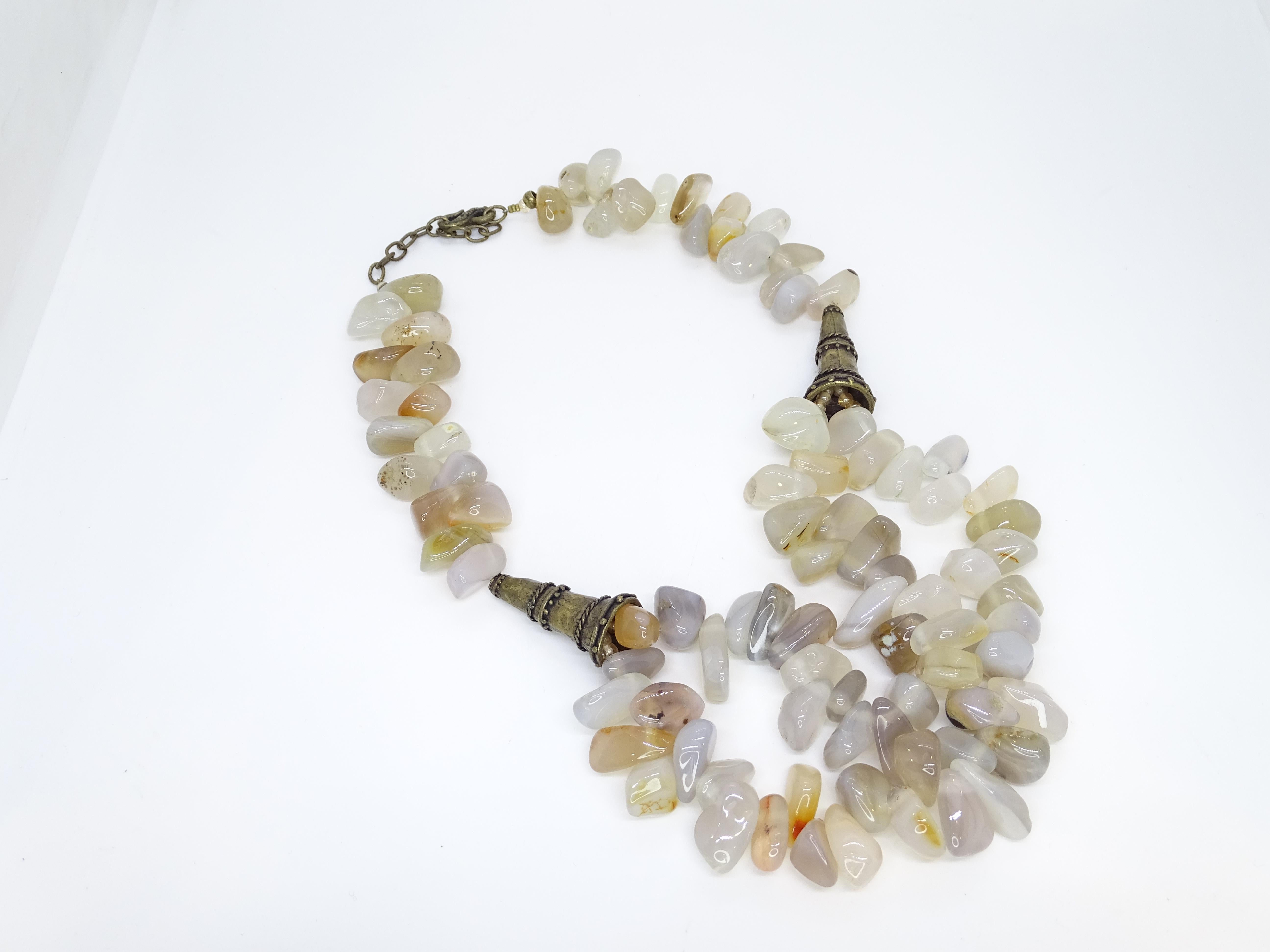 Collier vintage en quartz beige et bronze vieilli, Césarée, France en vente 4