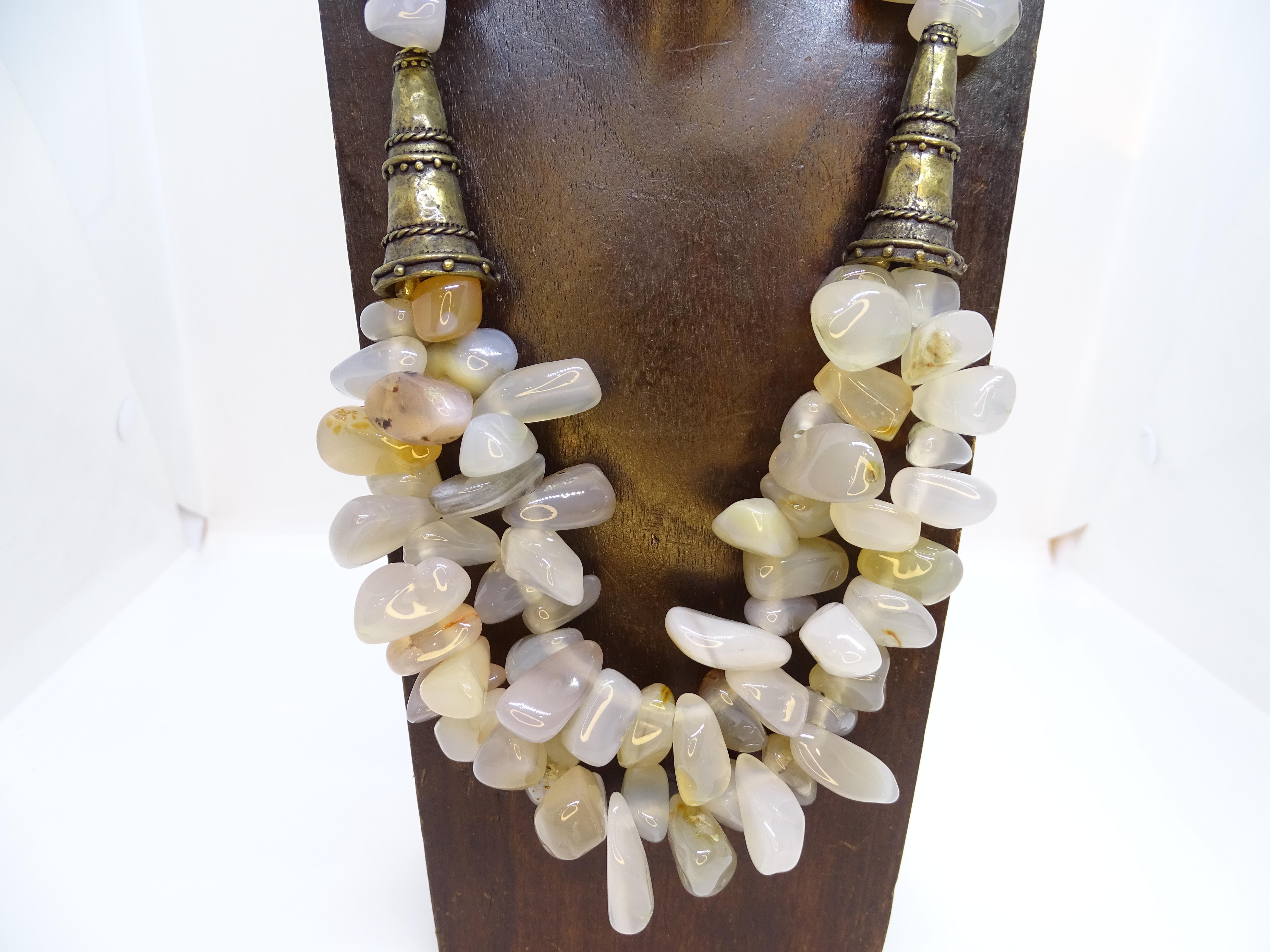 Collier vintage en quartz beige et bronze vieilli, Césarée, France en vente 7