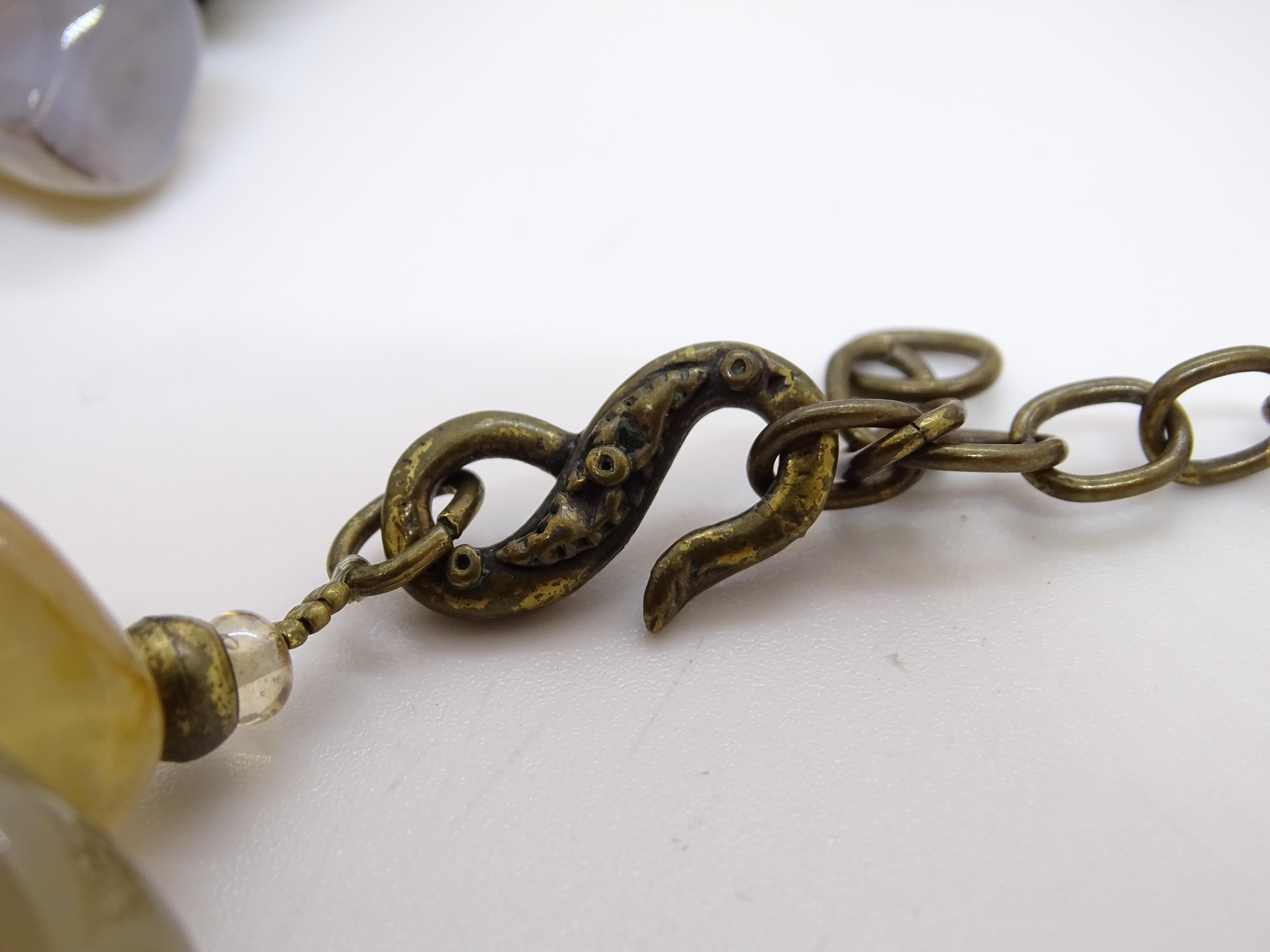 Collier vintage en quartz beige et bronze vieilli, Césarée, France en vente 9