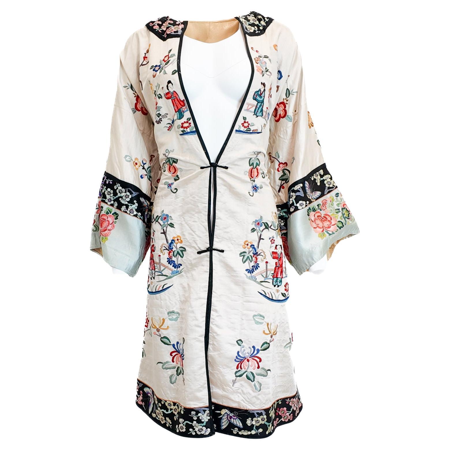 Vintage Beige Silk Embroidered Japanese Kimono Coat For Sale
