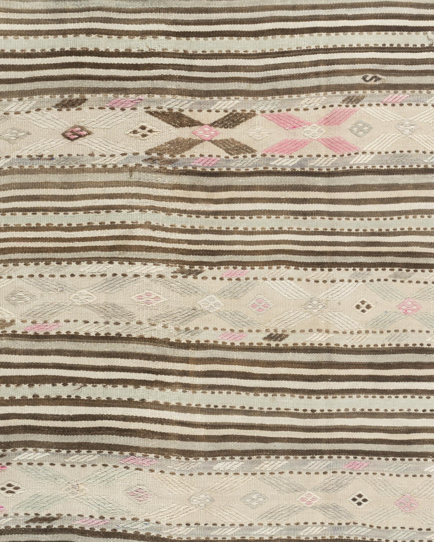 Türkischer Kilim-Teppich in Vintage-Beige  4'3 x 7'2 (Kelim) im Angebot