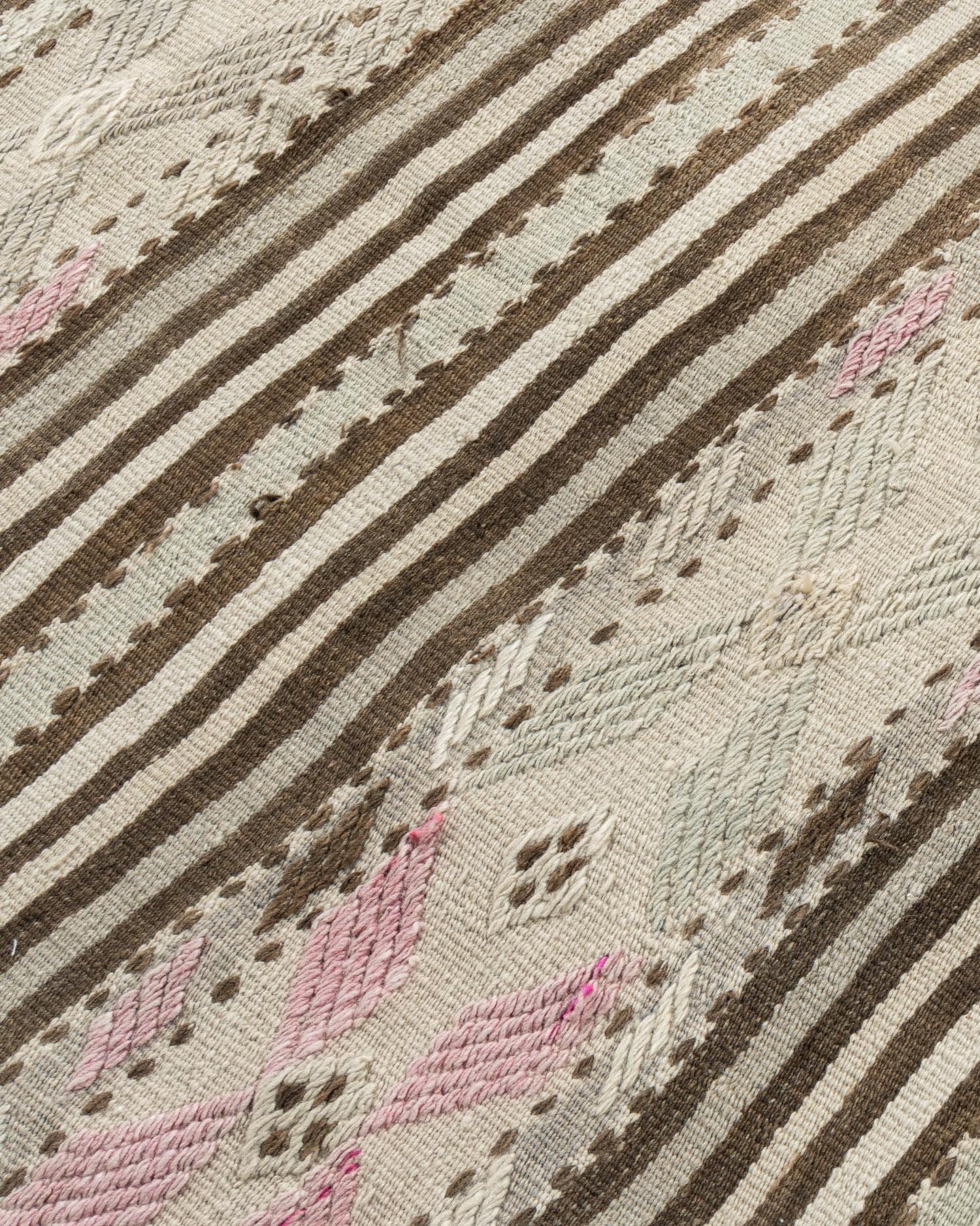 Türkischer Kilim-Teppich in Vintage-Beige  4'3 x 7'2 im Zustand „Gut“ im Angebot in New York, NY