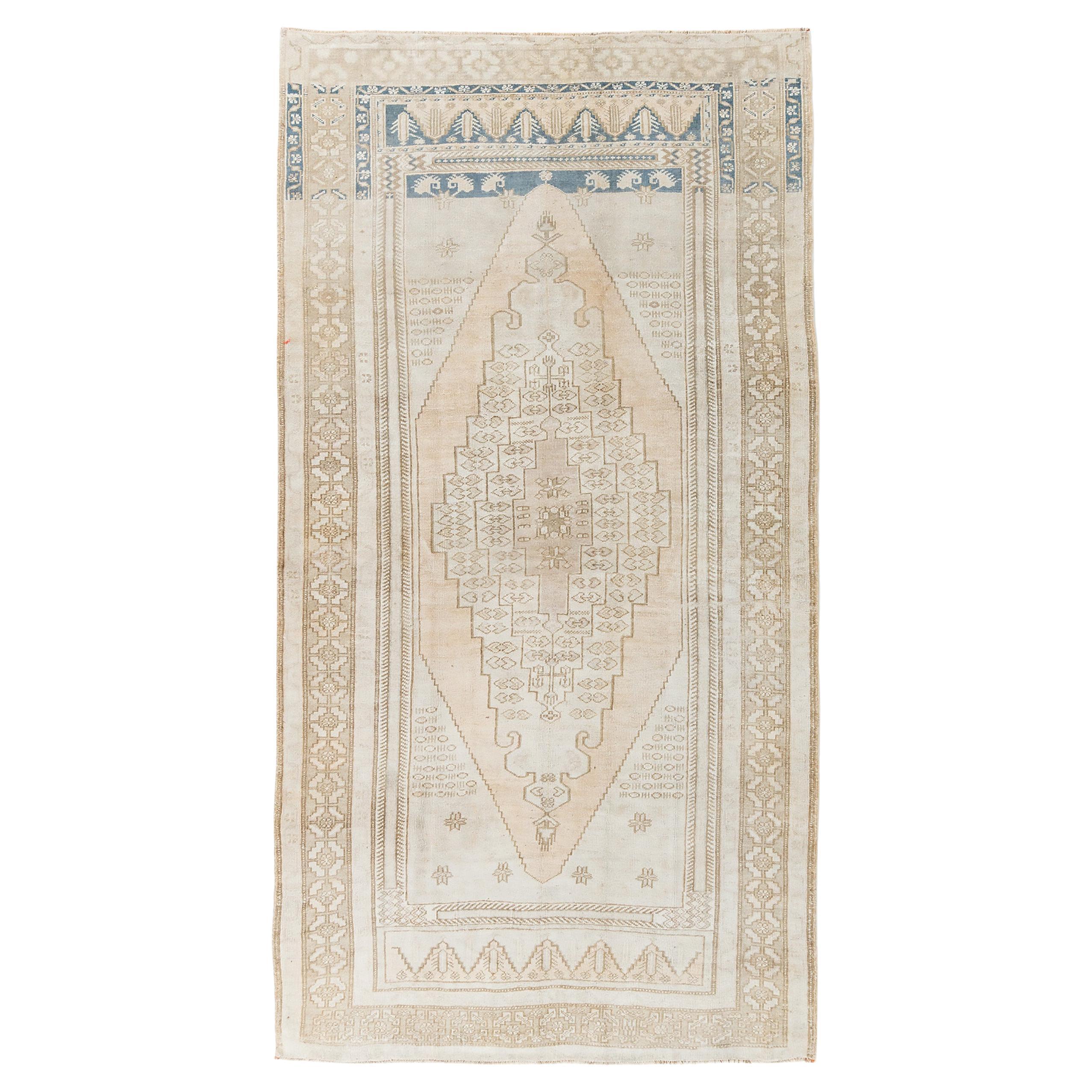 Vintage Beige Turkish Oushak Area Rug  5'3 x 9'9