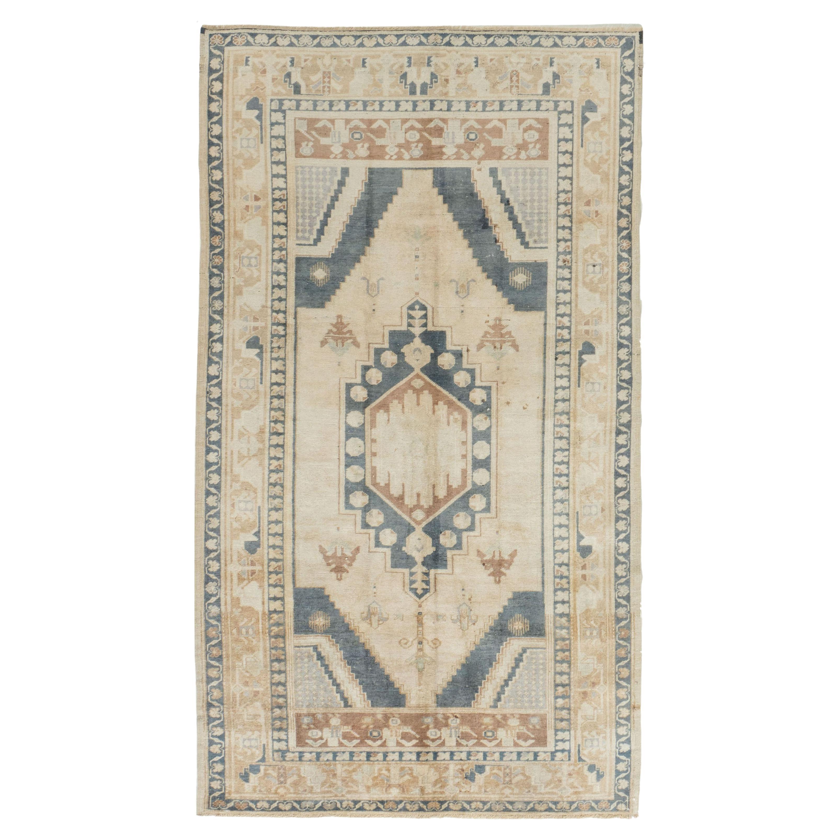 Tappeto Oushak turco beige vintage 4'3 X 7'6 in vendita