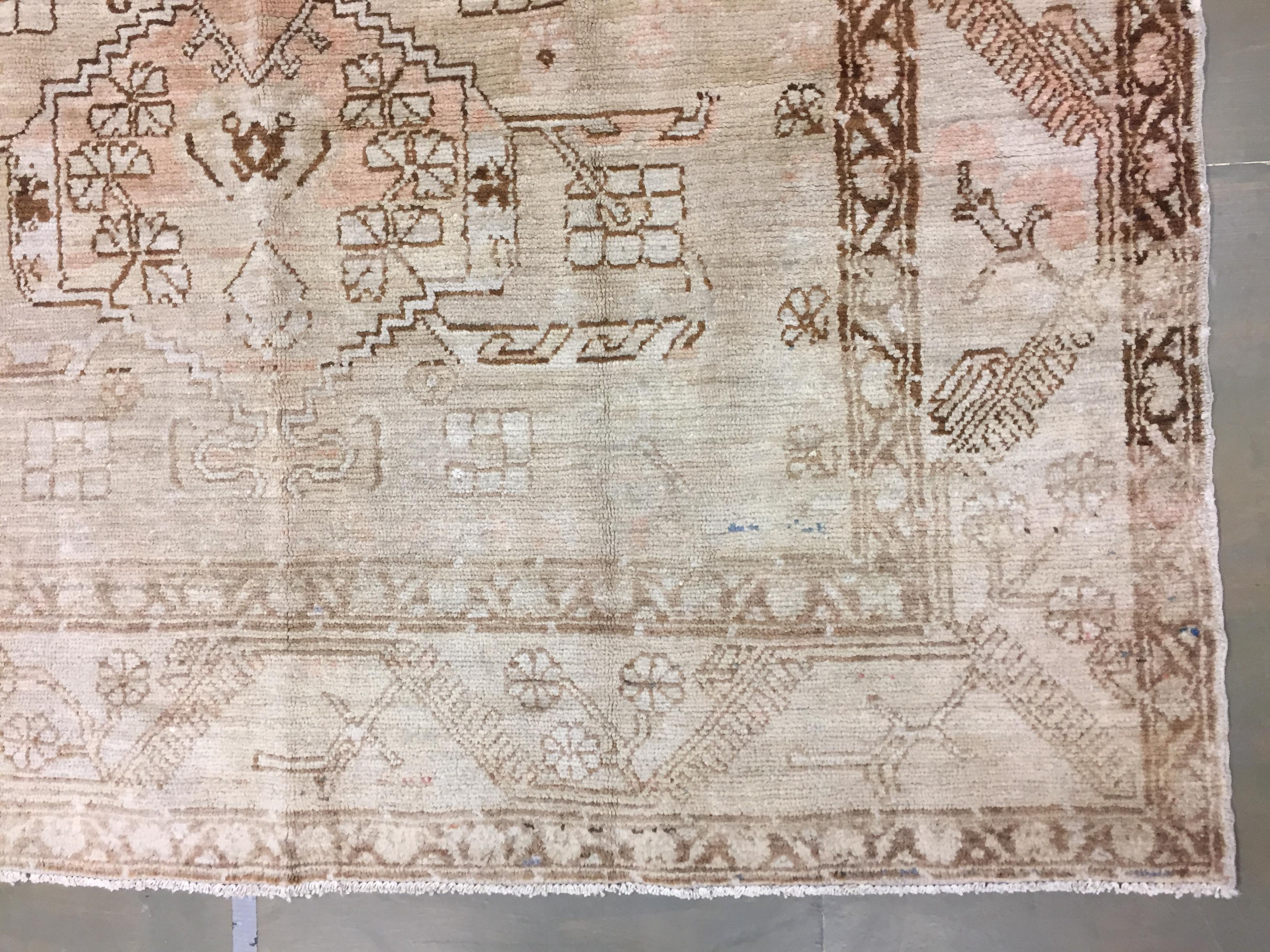 Vintage Beige Türkisch Oushak Teppich 4'9 x 9'2 im Zustand „Gut“ im Angebot in New York, NY