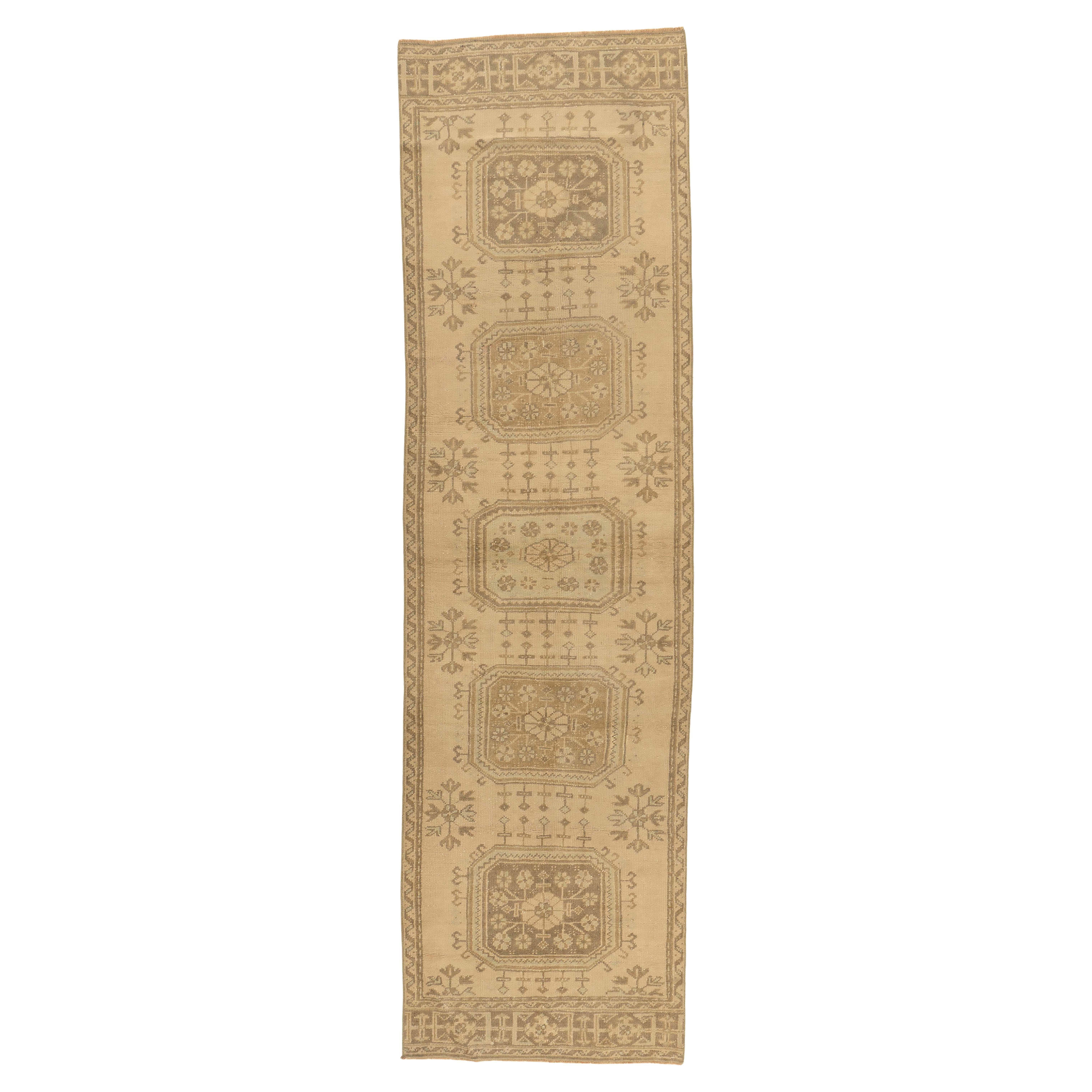 Runner Oushak turco beige vintage 3'3 x 11'3 in vendita