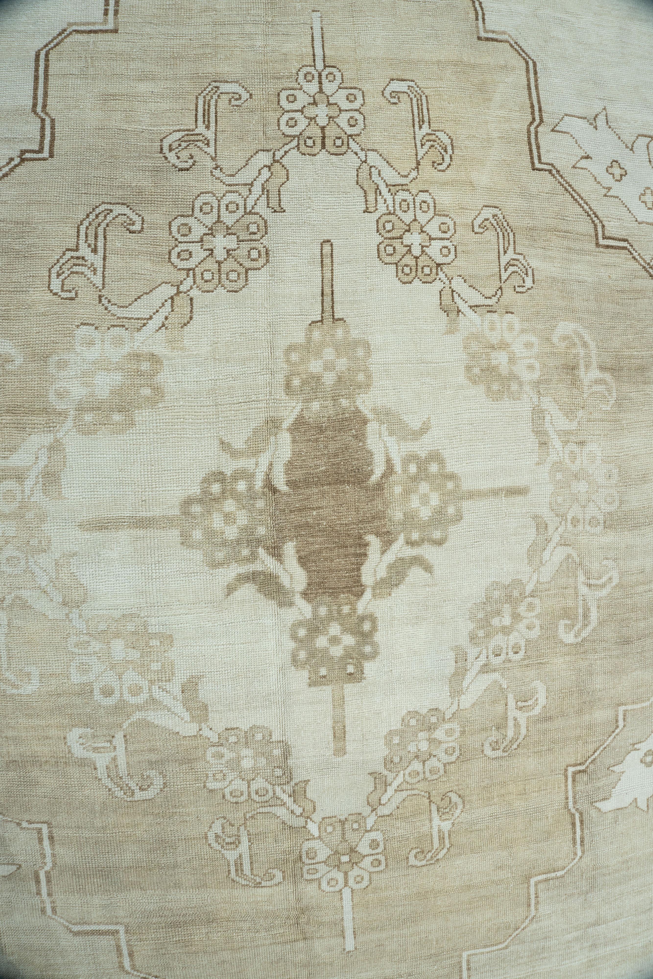 Tessuto a mano Vintage Rugs beige in lana turca annodata a mano Oushak in vendita