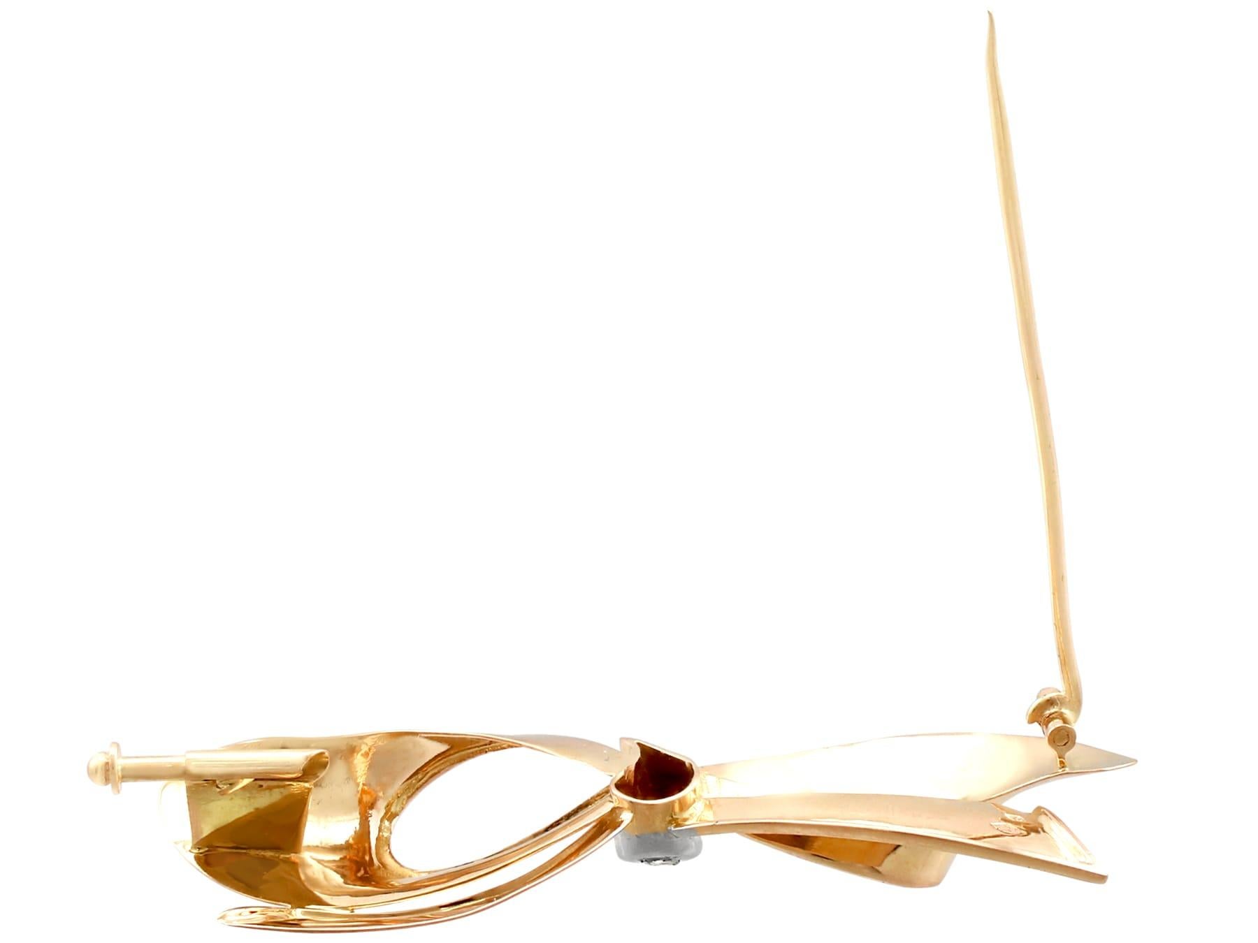 Round Cut Vintage Belgian Diamond and Yellow Gold Bow Brooch For Sale
