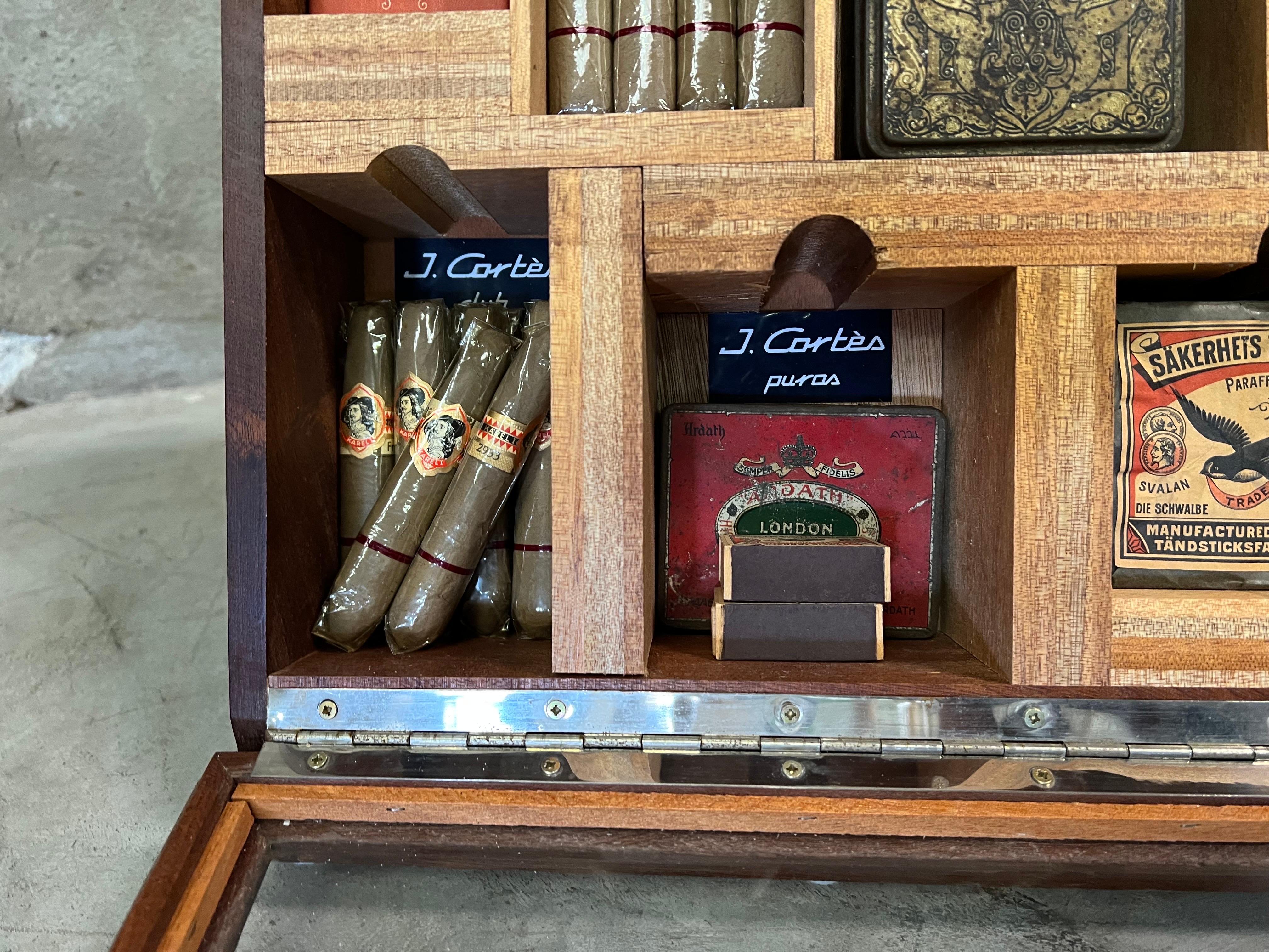 Fin du 20e siècle Vintage Belgian J. Cortes cigar counter display cabinet, smoking cabinet en vente