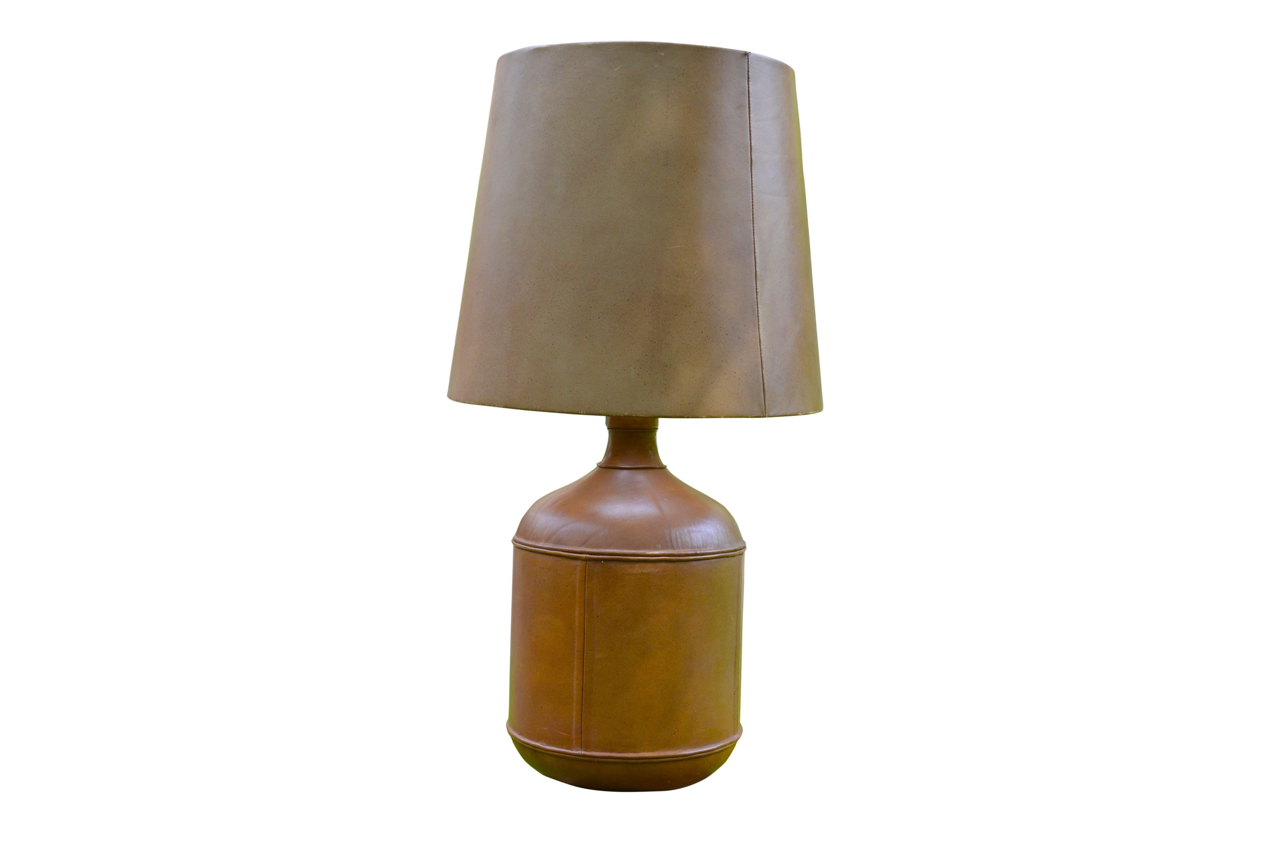 Vintage Belgian Leather Table Lamp, circa 1970 In Good Condition For Sale In Sint-Kruis, BE