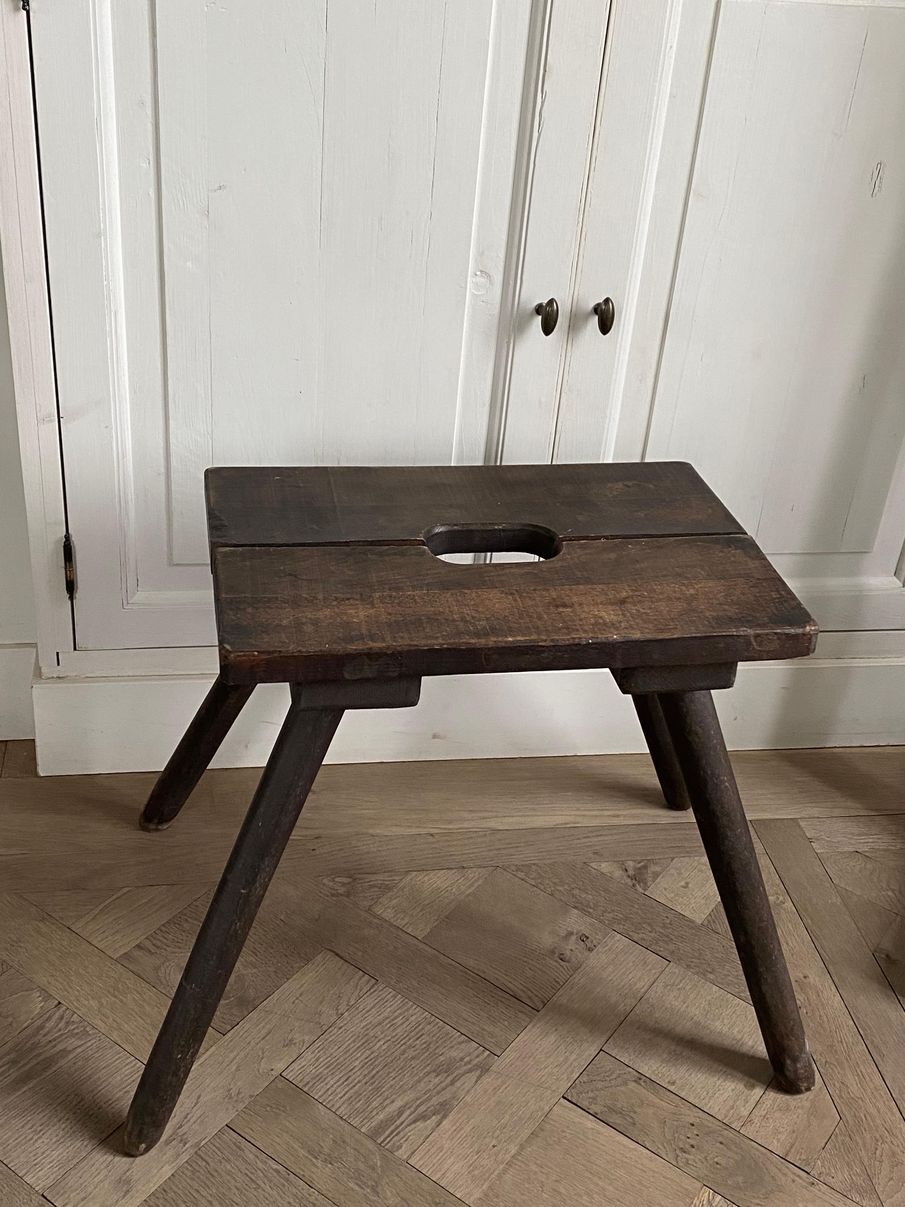 This beautiful minimalist stool from a Belgian artist's studio from the 1920s is in very nice vintage condition.
The seat is 44 x 30 cm and 45 cm high, the legs are wider.
Beautiful item with original patina.

We ship worldwide, feel free to request