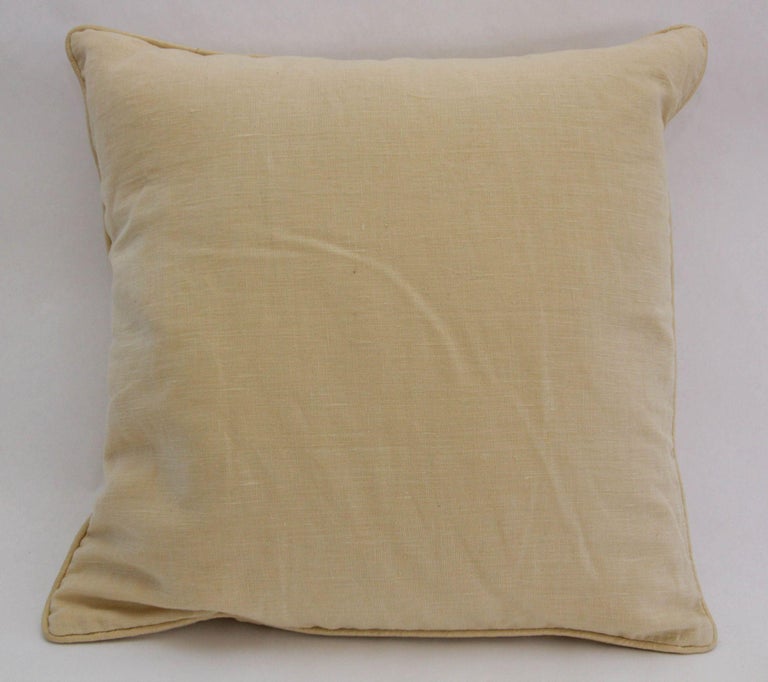Vintage Belgium linen country throw pillow, decorative linen throw pillow in beige organic fabric.
This vintage large square throw decorative pillow will add a touch of timeless texture to your country decor.
Lend a natural accent and pop of