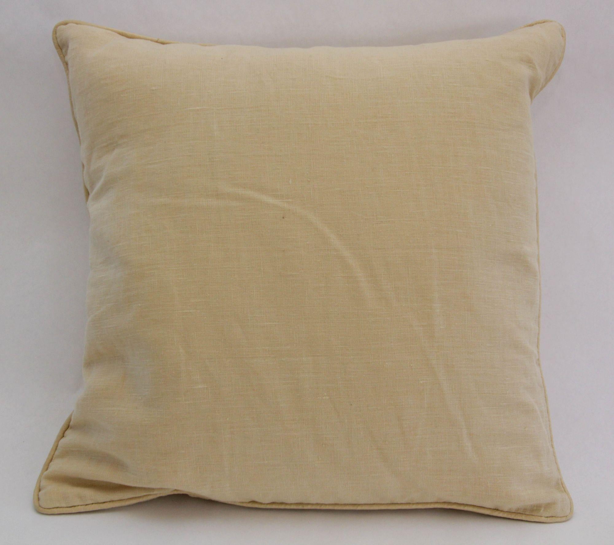 Vintage Belgium Linen Country Throw Pillow, decorative linen throw pillow in beige organic fabric.
This vintage large square throw decorative pillow will add a touch of timeless texture to your country decor.
Lend a natural accent and pop of texture