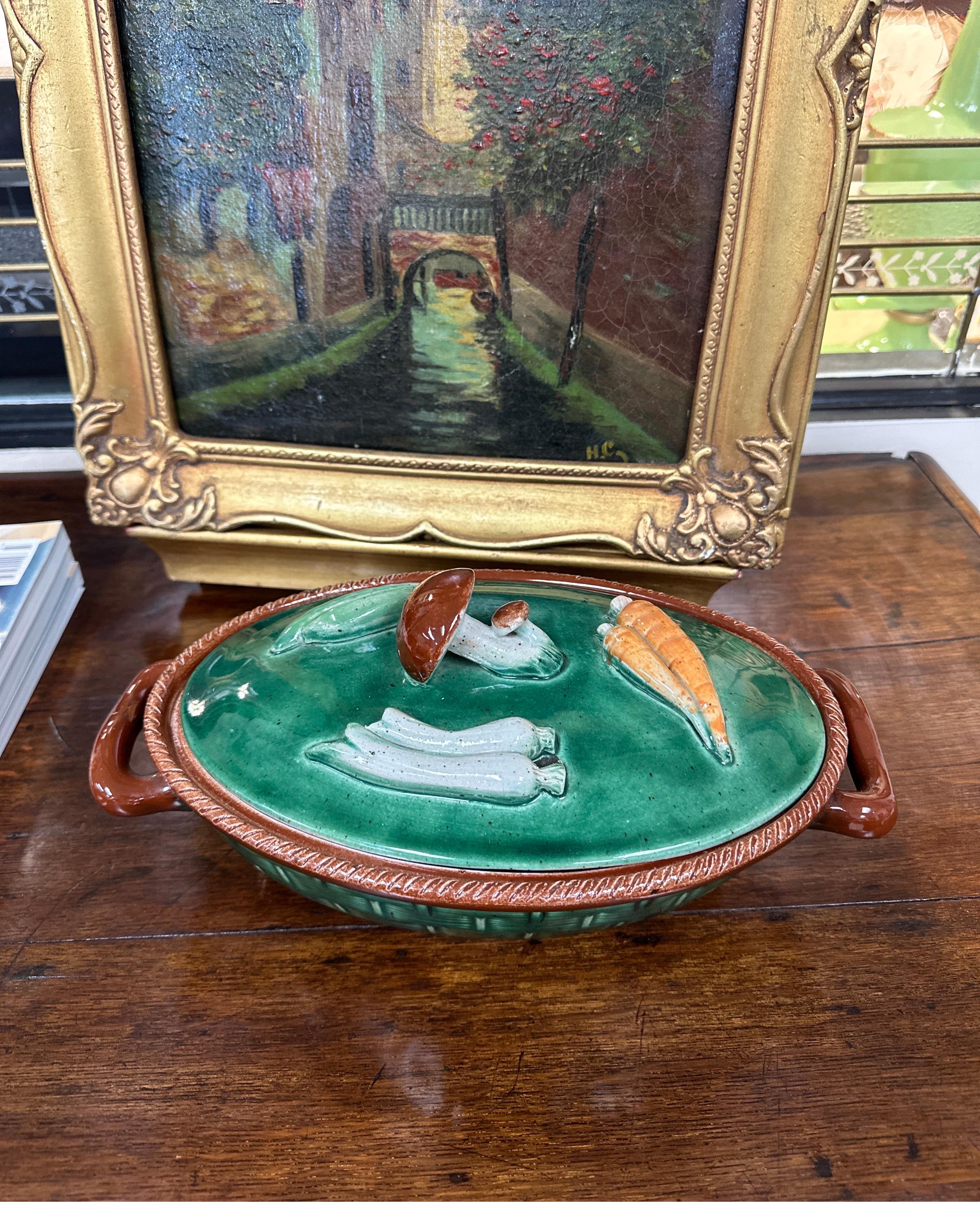 Cazuela de cerámica con tapa de mayólica belga vintage  - Motivo seta en venta 2