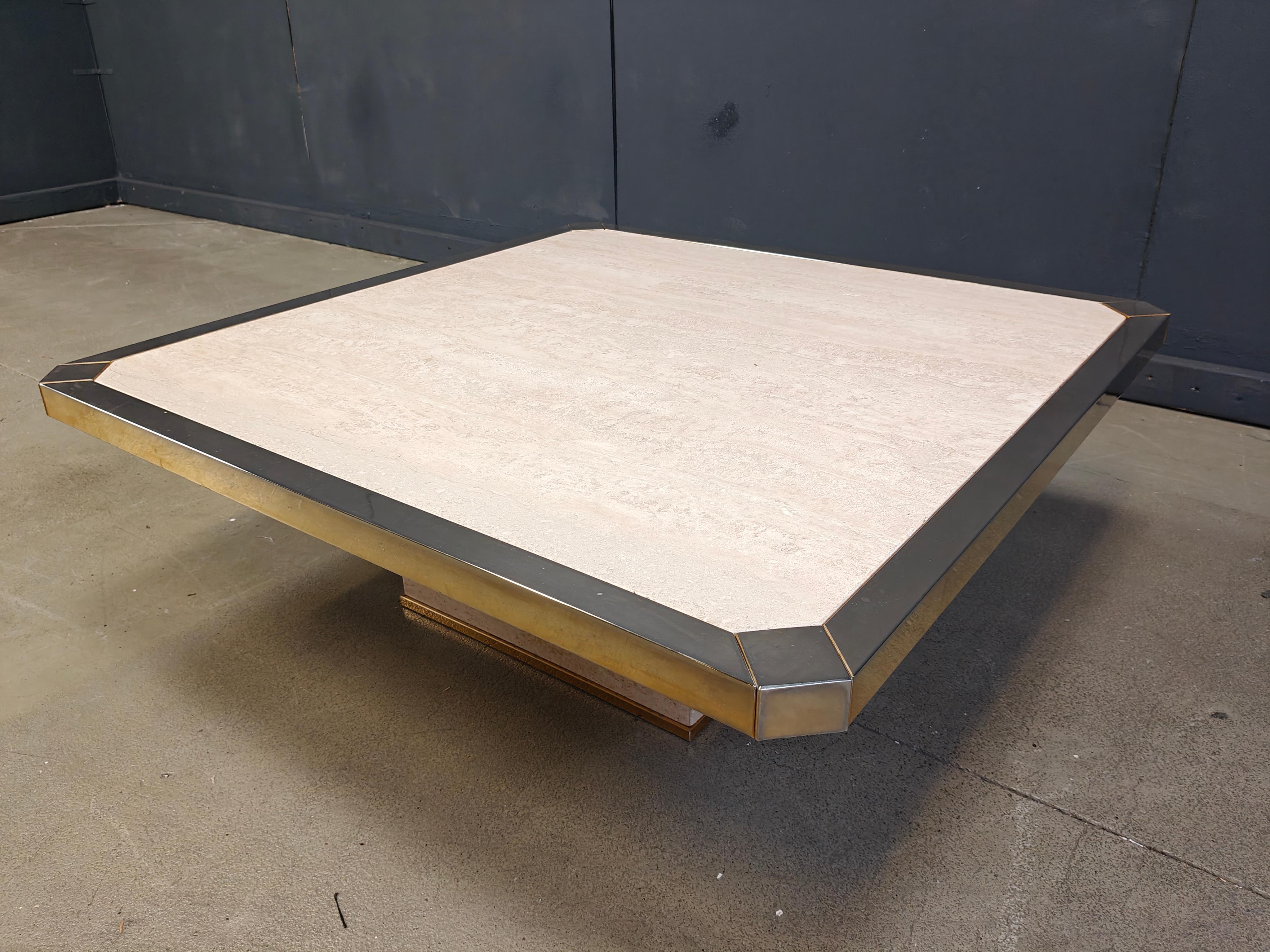 Mesa de centro vintage belgochrom de oro de 23 quilates y travertino , años 70 en Bueno estado para la venta en Leuven, Vlaams Gewest