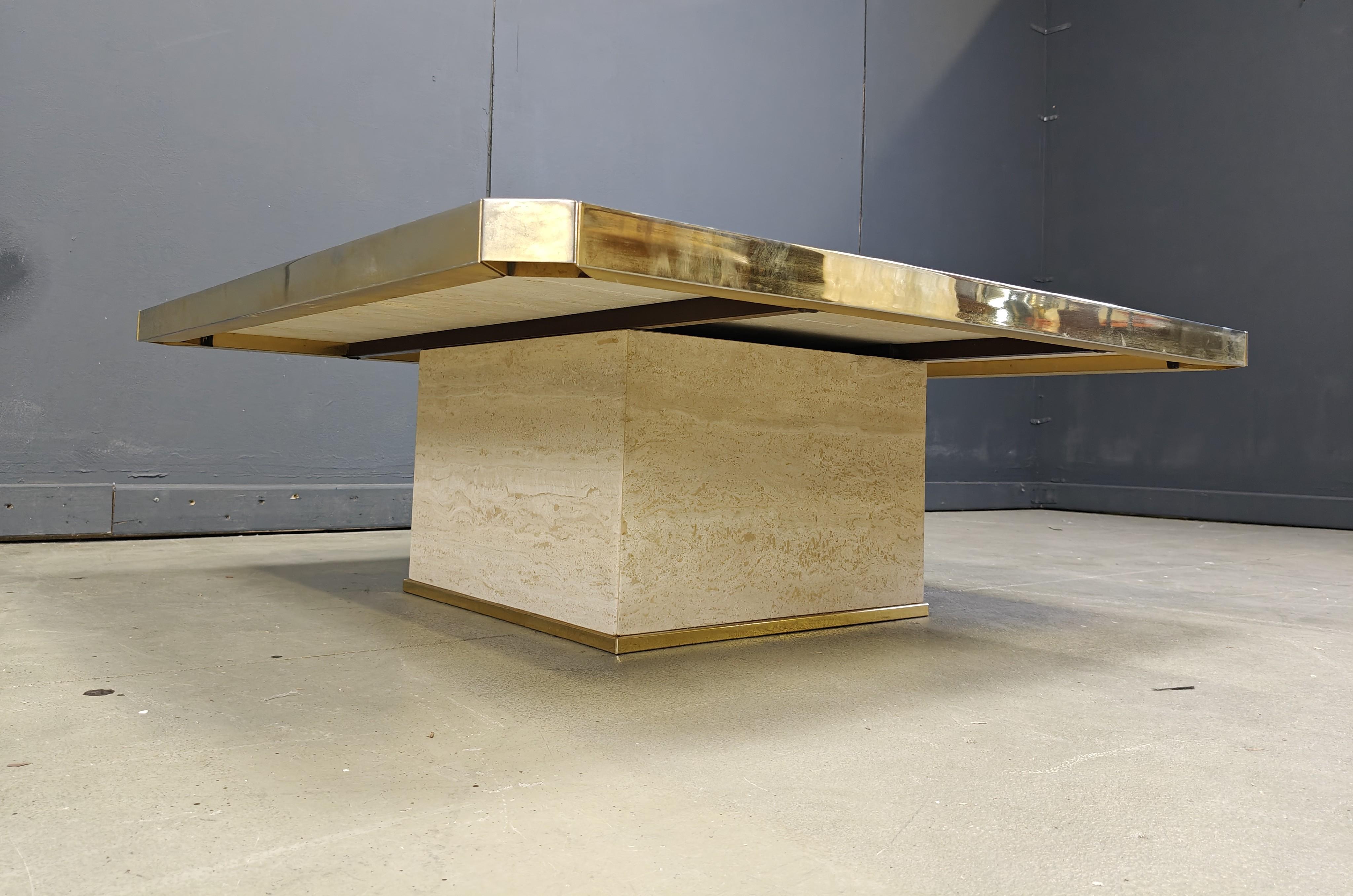 Mesa de centro vintage belgochrom de oro de 23 quilates y travertino , años 70 finales del siglo XX en venta