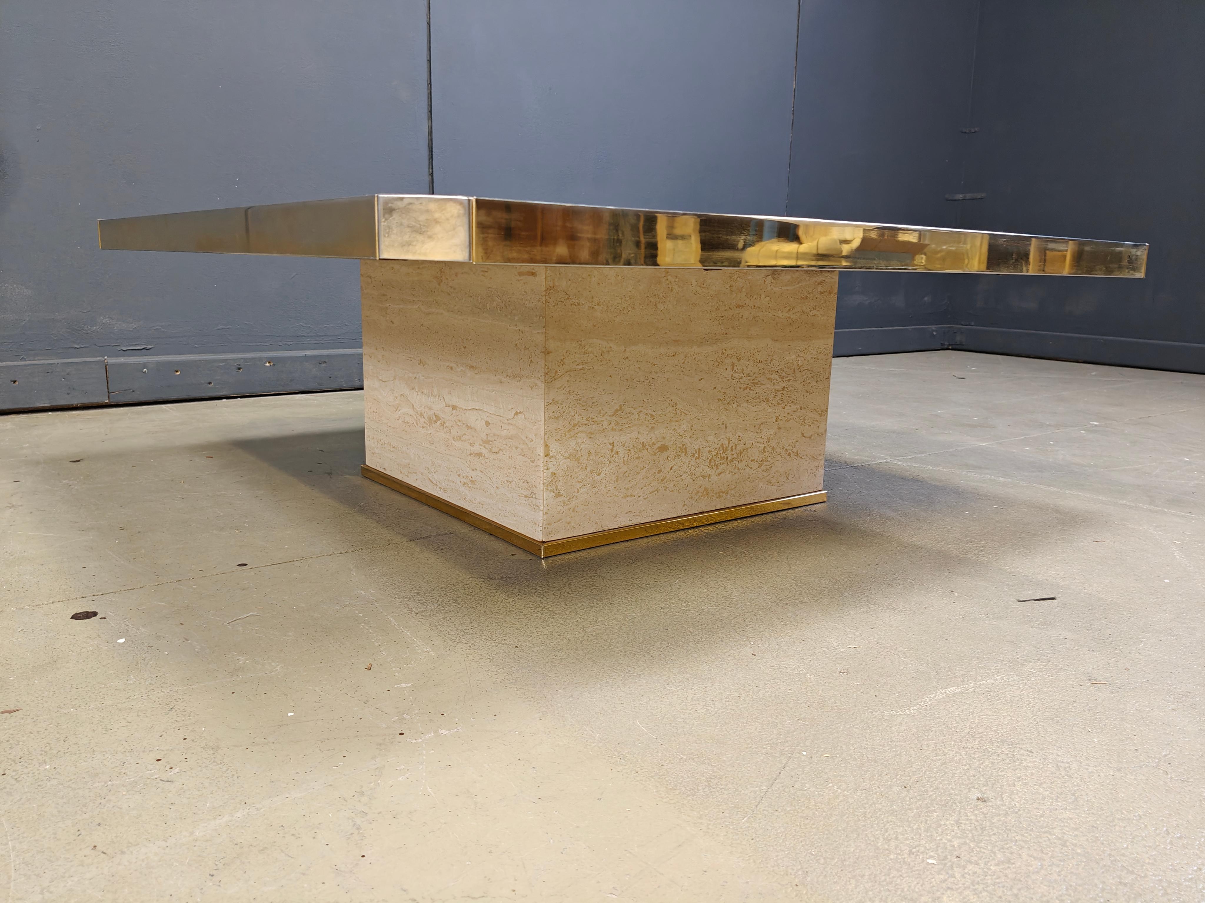 Mesa de centro vintage belgochrom de oro de 23 quilates y travertino , años 70 Latón en venta