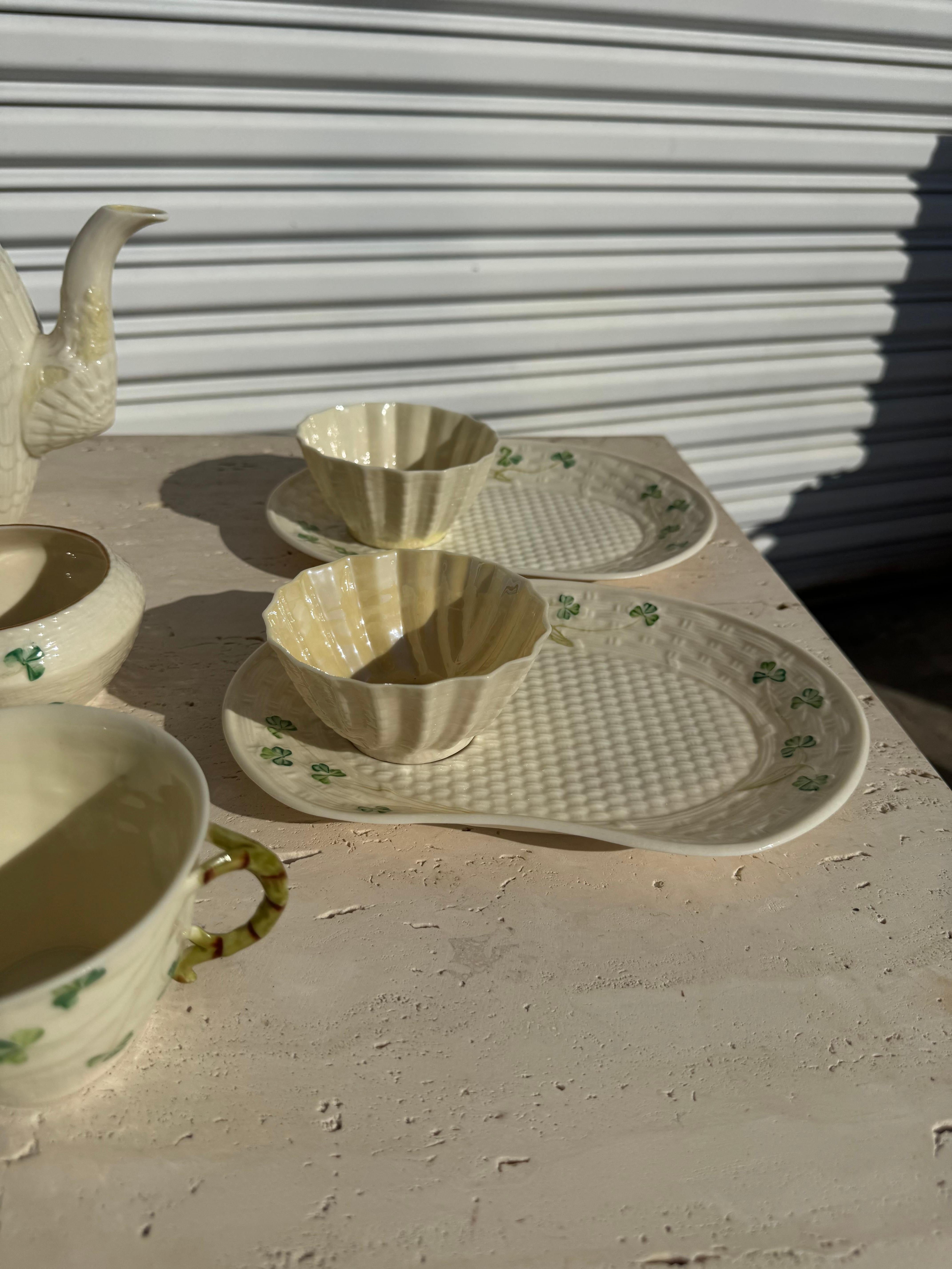 irlandais Service à thé vintage Belleek 19 pièces Limpet en vente