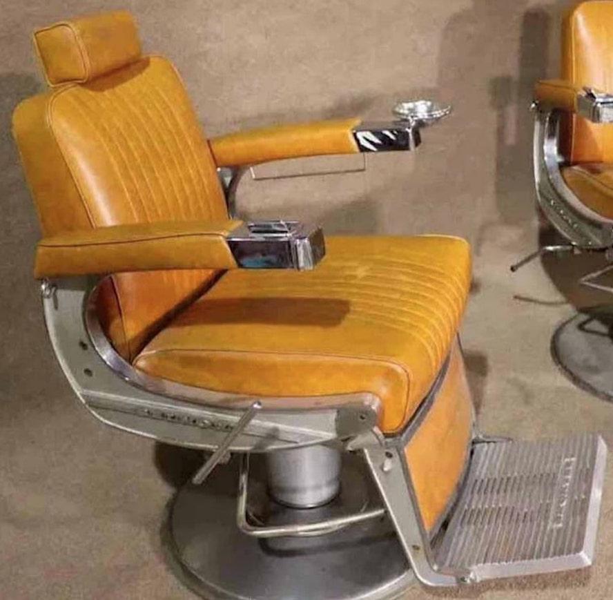 Single vintage barber chair from Belmont Company. Adjustable height and reclining function.
Please confirm location.