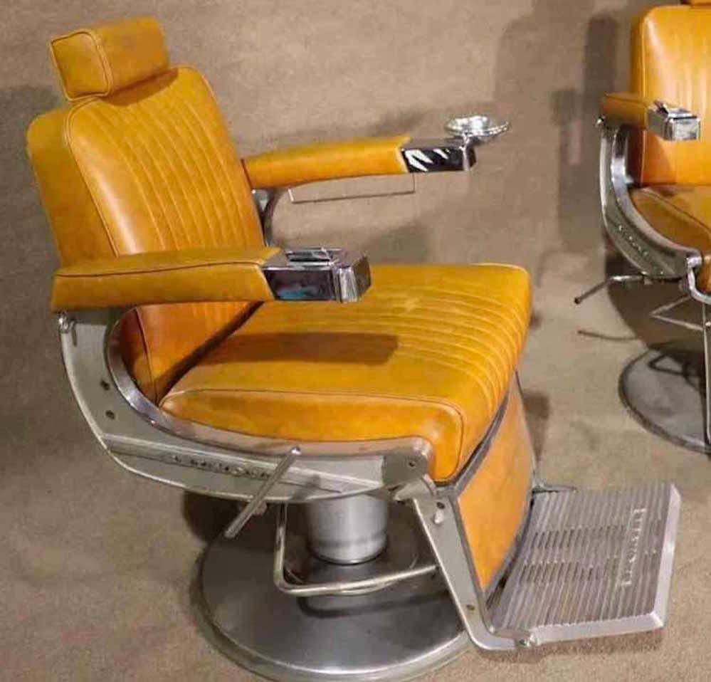 Vintage barber chair from Belmont Company. Adjustable height and reclining function.
Please confirm location.