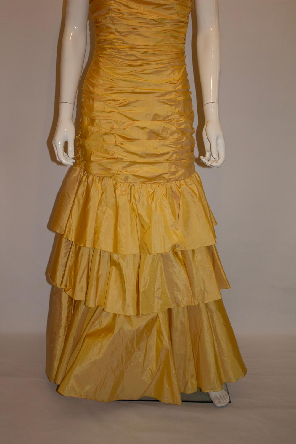 Vintage Belville Sassoon Robe en soie jaune en vente 1