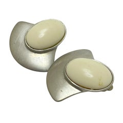 Orecchini a clip d'epoca firmati Ben Amun in tonalità argento