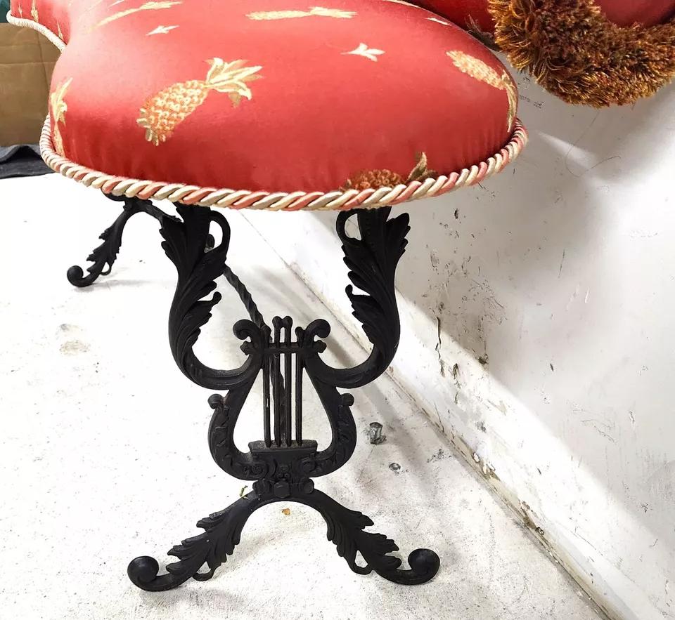 Provincial français Banc vintage ananas de lyre en vente