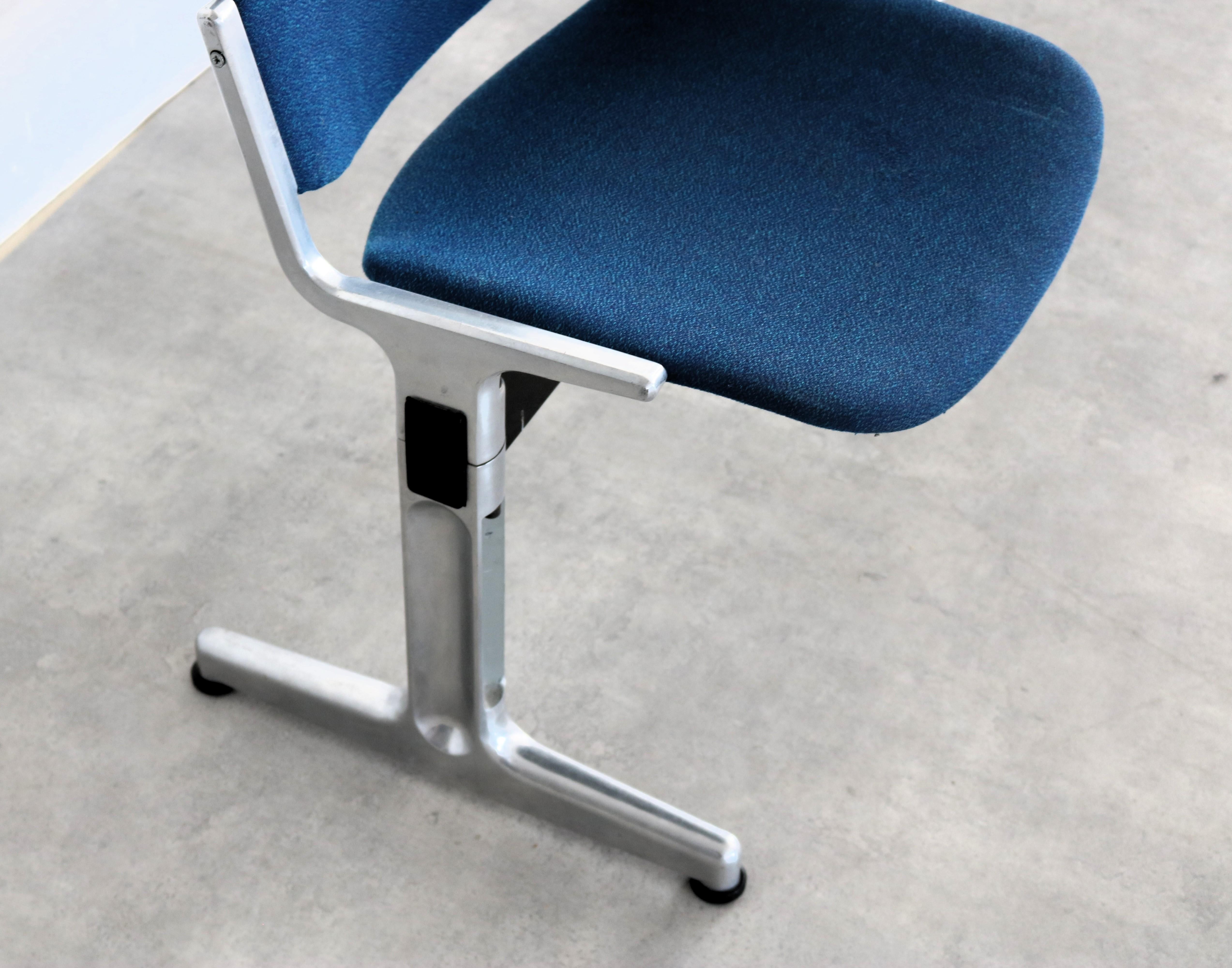 Metal Vintage bench  waiting room bench  1970s  Castelli For Sale