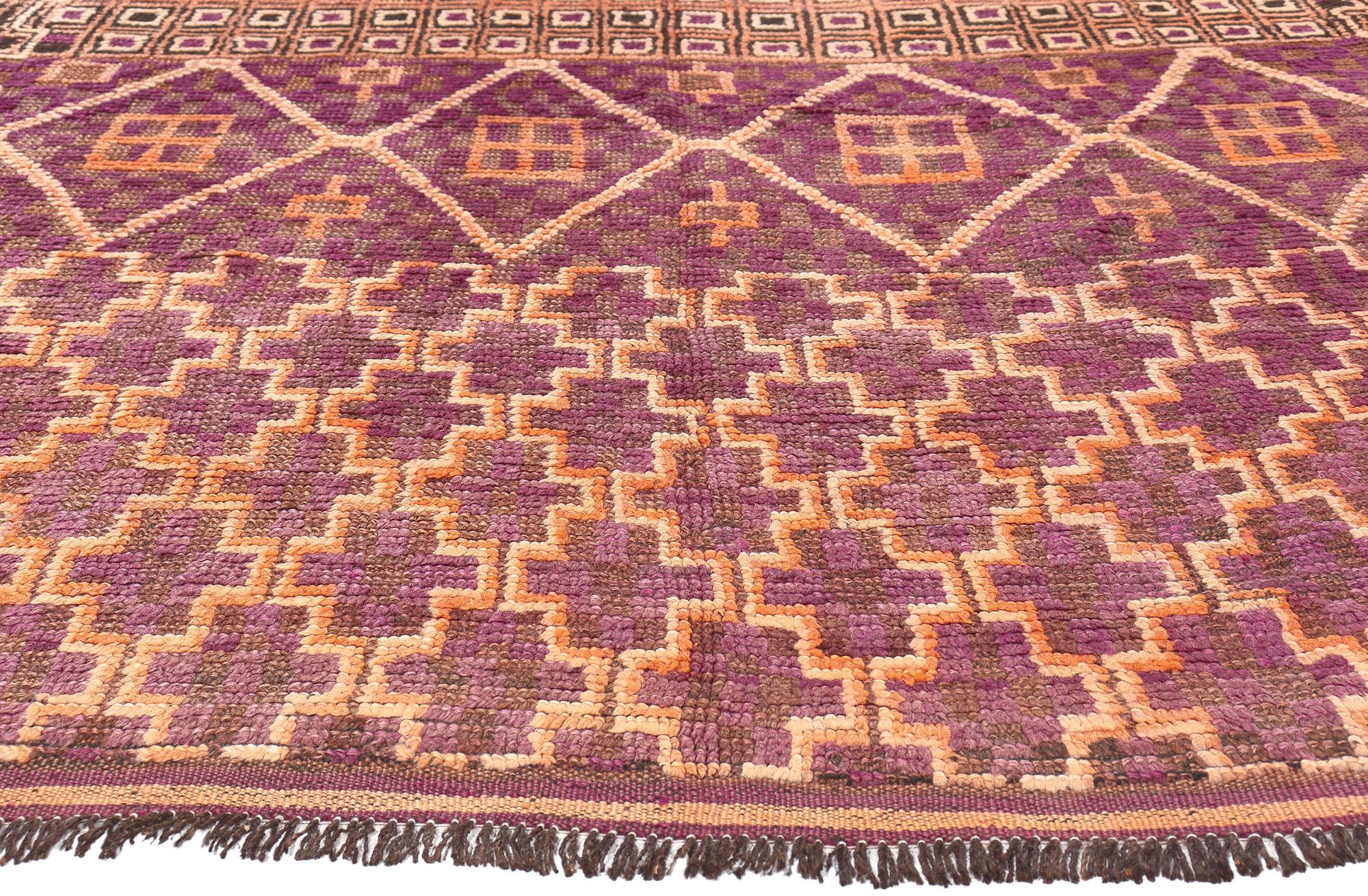 Vintage Beni MGuild Moroccan Rug, Bohemian Rhapsody Meets Midcentury Modern In Good Condition For Sale In Dallas, TX