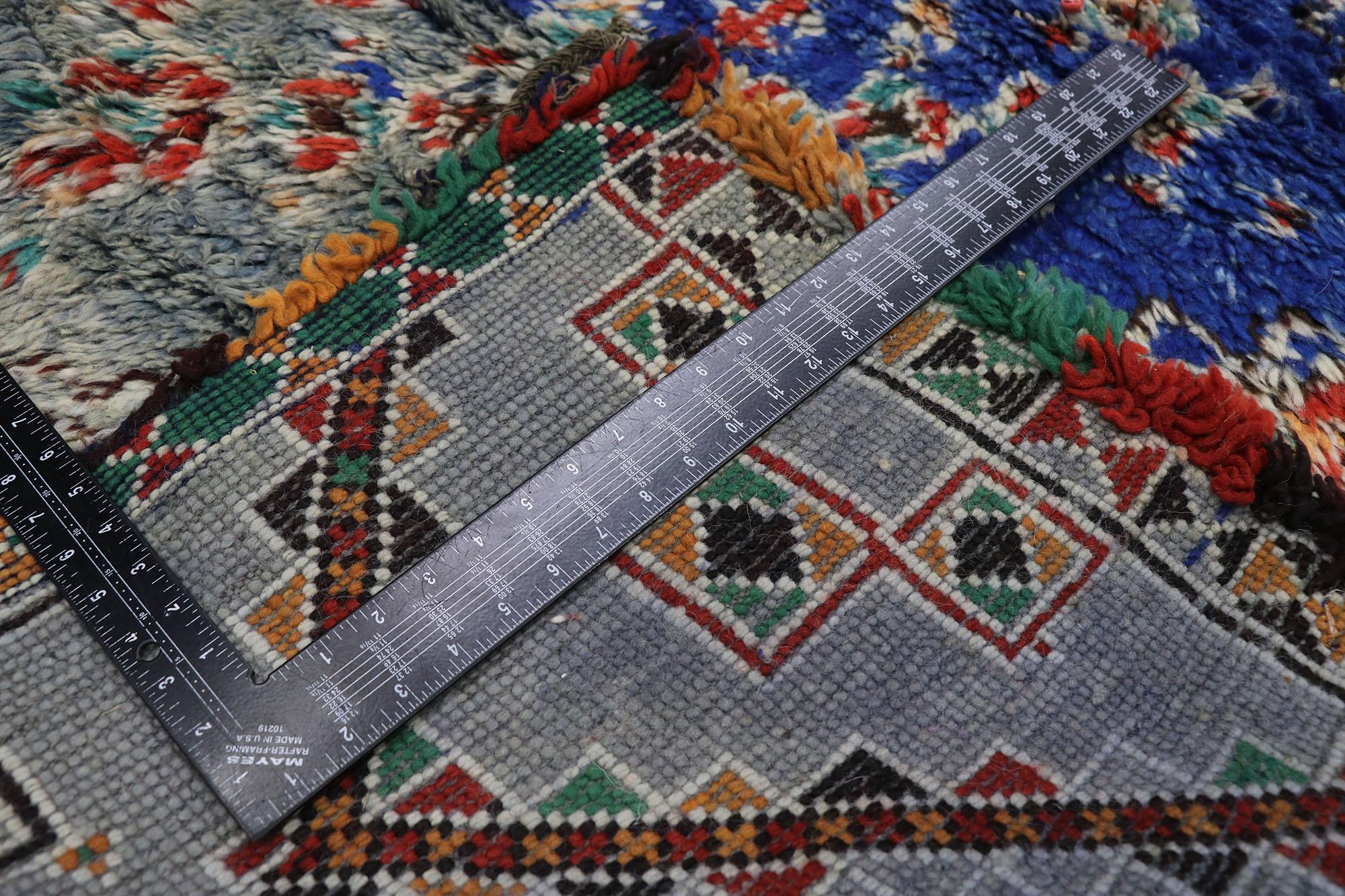 Marokkanischer Beni MGuild-Teppich im Vintage-Stil, Bold Boho Meets Midcentury Modern (20. Jahrhundert) im Angebot