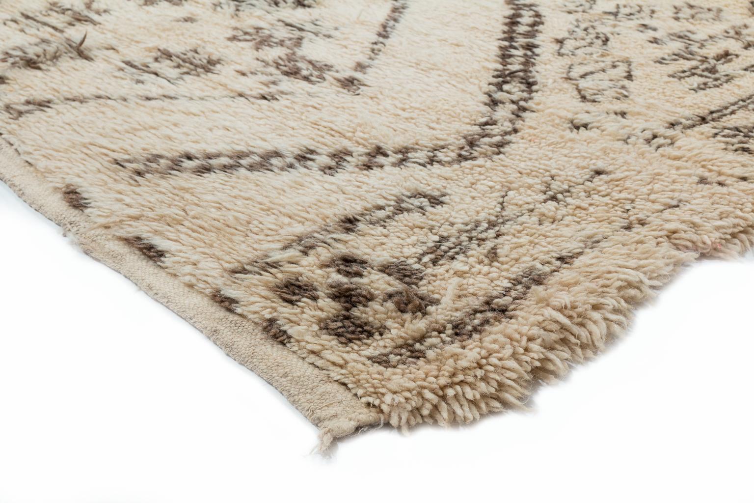 Vintage Beni Mguild Moroccan Rug In Good Condition In New York, NY