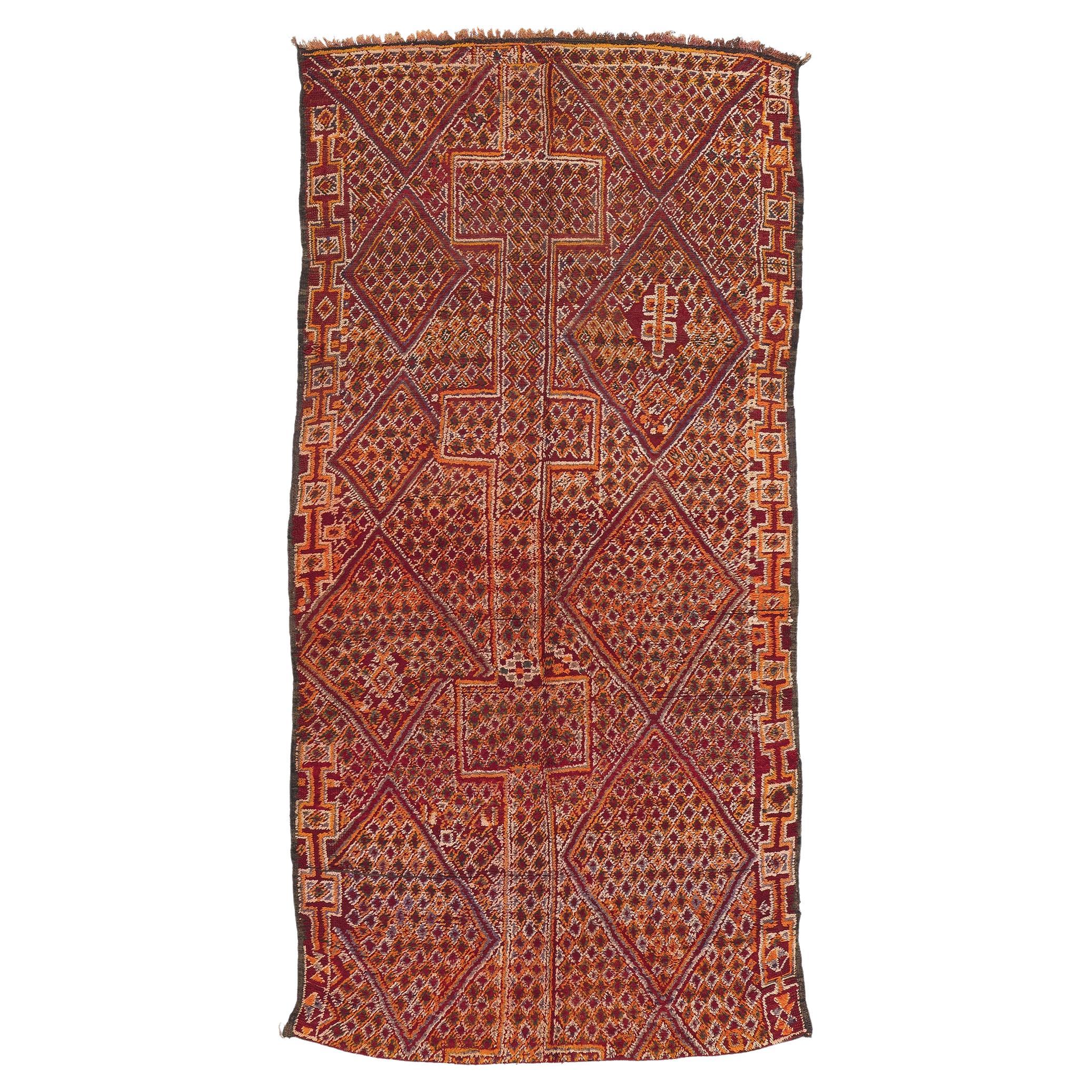 Tappeto marocchino vintage Beni MGuild, irresistibilmente chic e sofisticatamente Boho in vendita