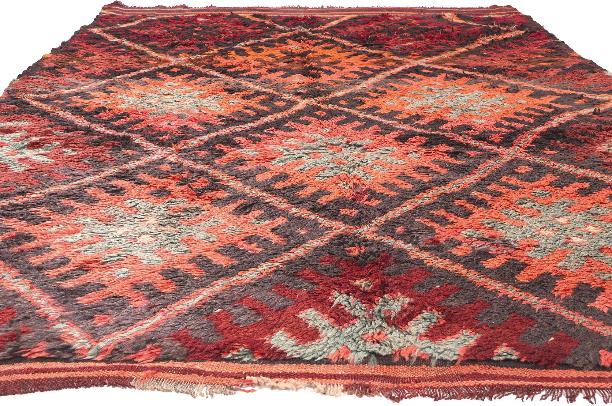 Marokkanischer Beni MGuild Vintage Beni MGuild-Teppich, Midcentury Modern Meets Stammeskunst-Enchantment, Vintage (Böhmisch) im Angebot