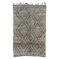 Marokkanischer Vintage-Teppich Beni MGuild, rustikaler Charme trifft auf sonnengebräunte Eleganz