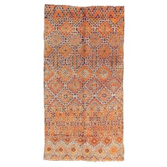 Marokkanischer Beni MGuild-Teppich im Vintage-Stil, Stammeskunst-Enchantment trifft auf Mid-Century Modern 