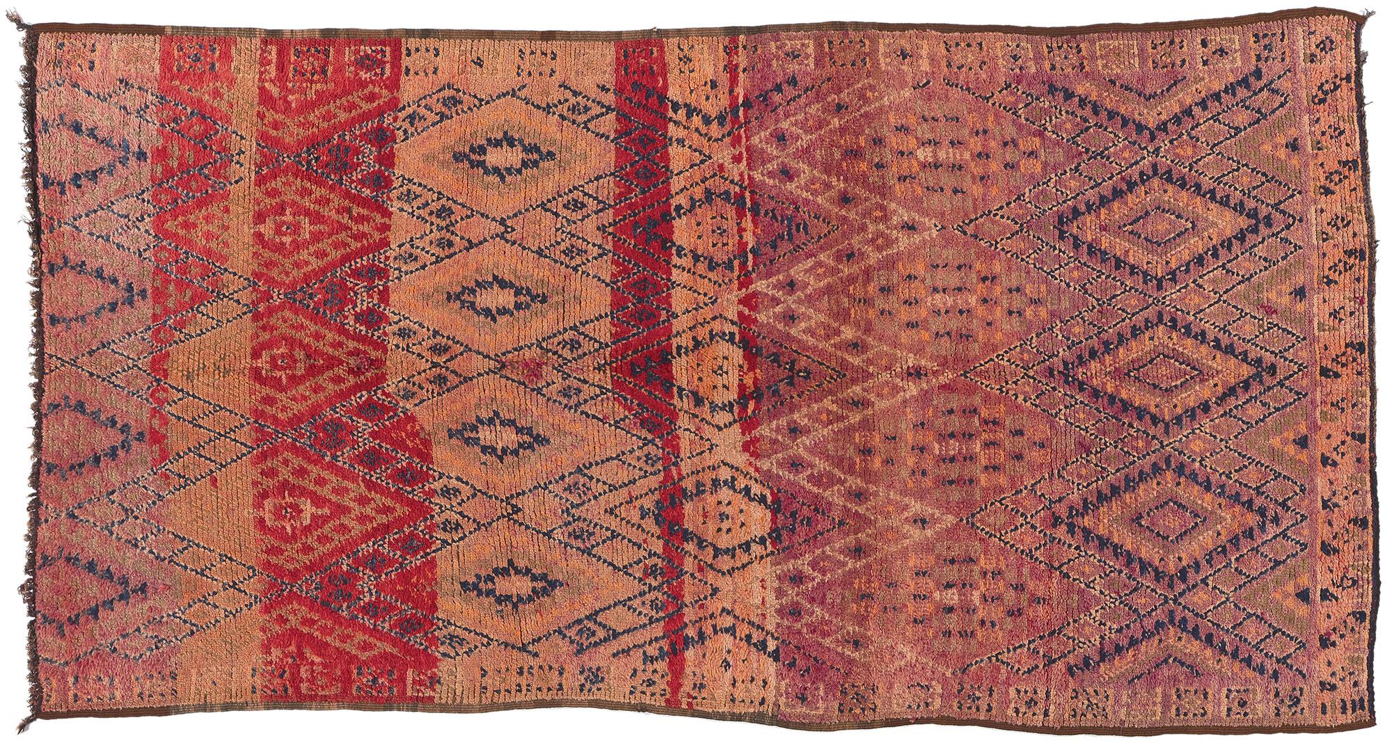 Marokkanischer Beni MGuild Vintage-Teppich, Wabi-Sabi Meets Modern Luxe im Angebot 3