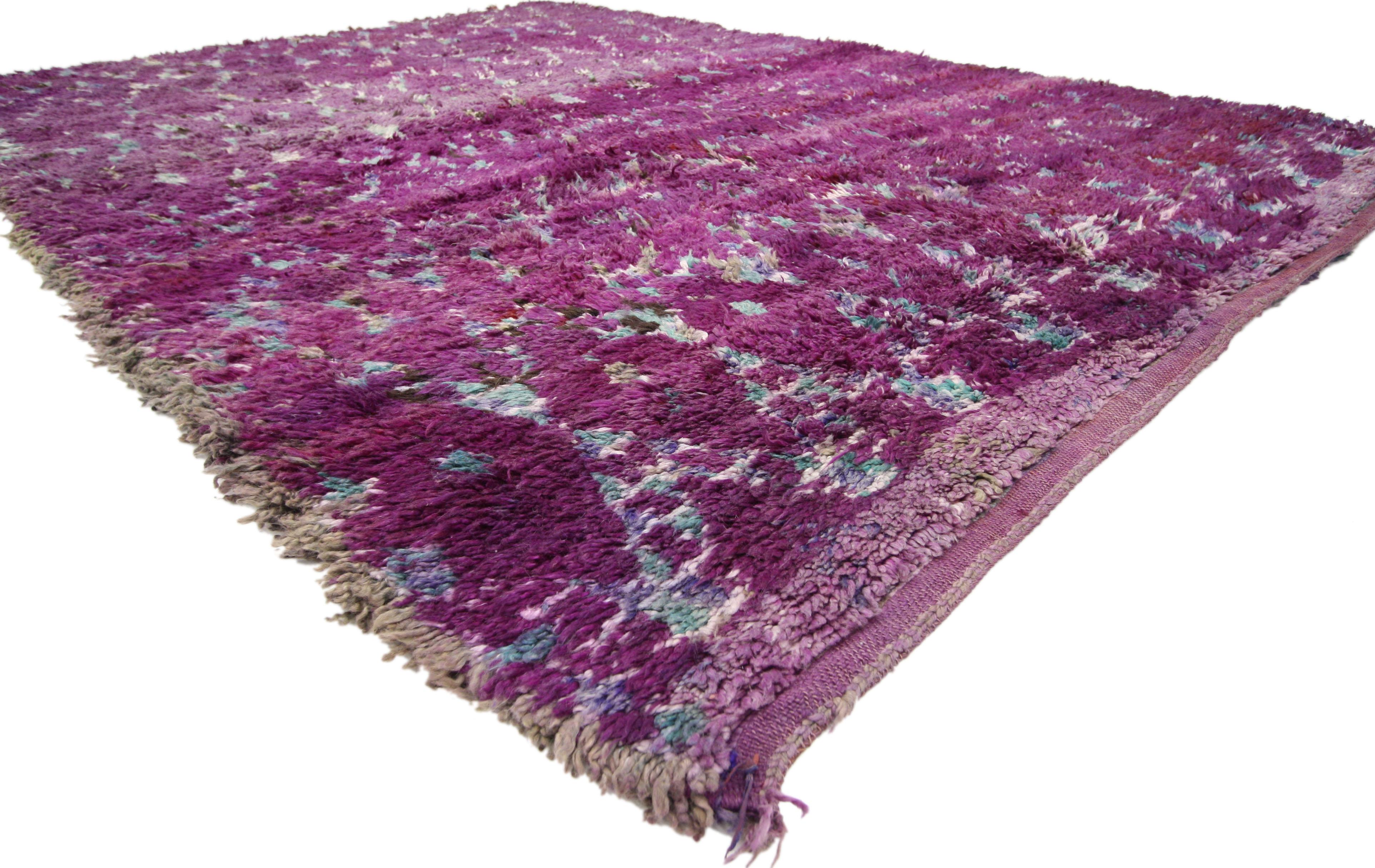 20644, vintage Beni M'Guild Moroccan rug with Bohemian Memphis style, Berber area rug. This hand knotted wool vintage purple Beni M'Guild Moroccan rug with Tribal Style features a series of chevron lines creating a diamond trellis accented with