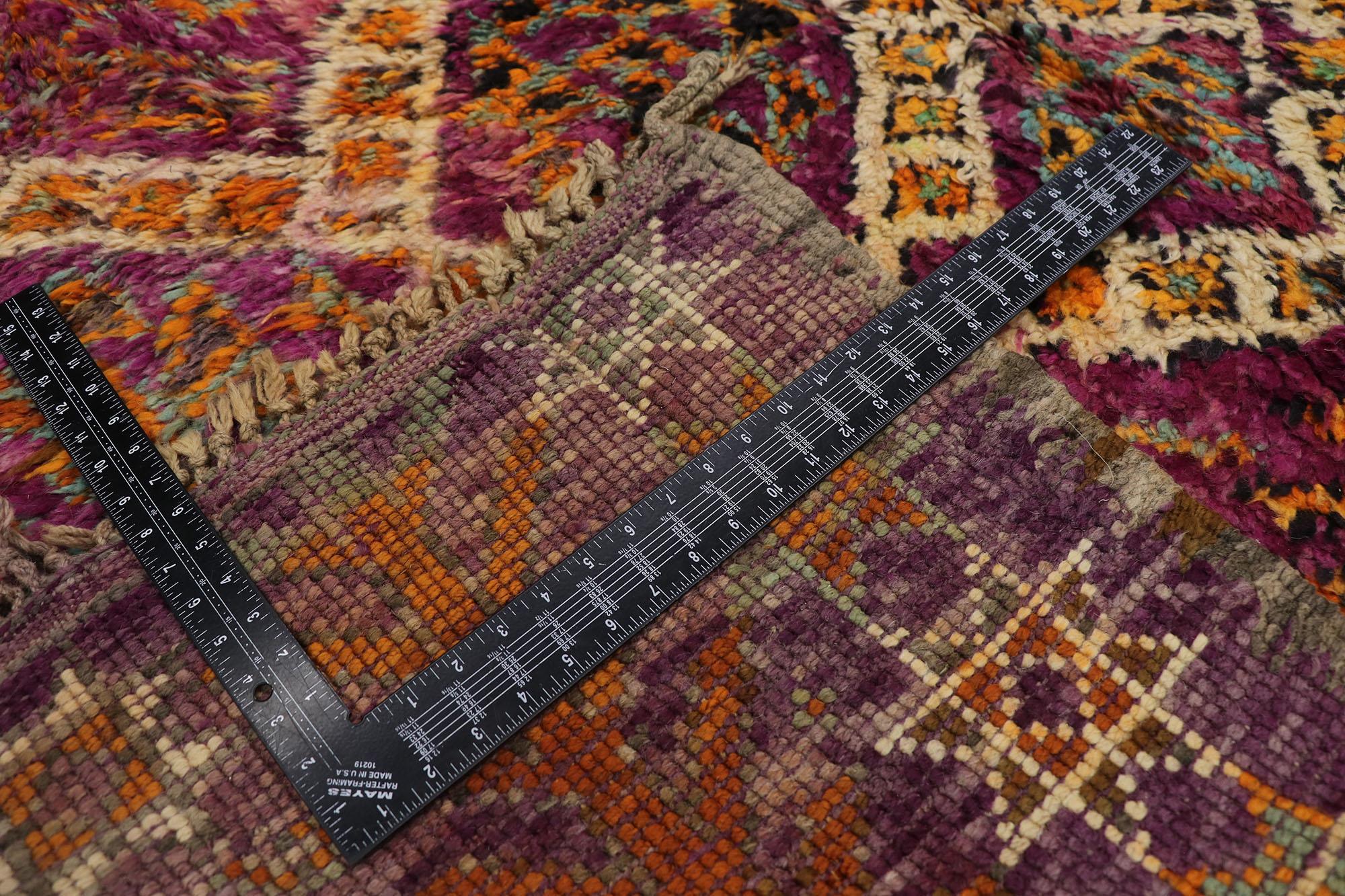 Vintage Purple Beni M'Guild Marokkanischer Teppich von Berber Tribes of Morocco im Zustand „Gut“ im Angebot in Dallas, TX