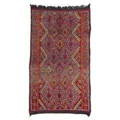 Marokkanischer roter Beni MGuild-Teppich im Vintage-Stil, Midcentury Modern Meets Stammeskunst-Enchantment, rot