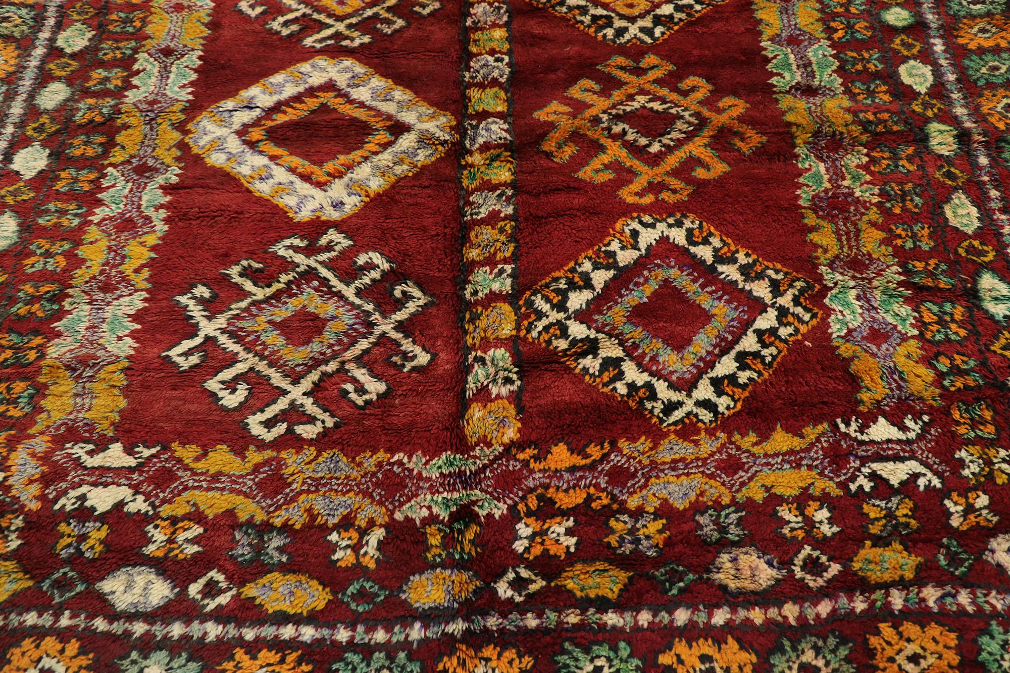 Vintage Beni M'guild Moroccan Rug with Tribal Style In Good Condition For Sale In Dallas, TX