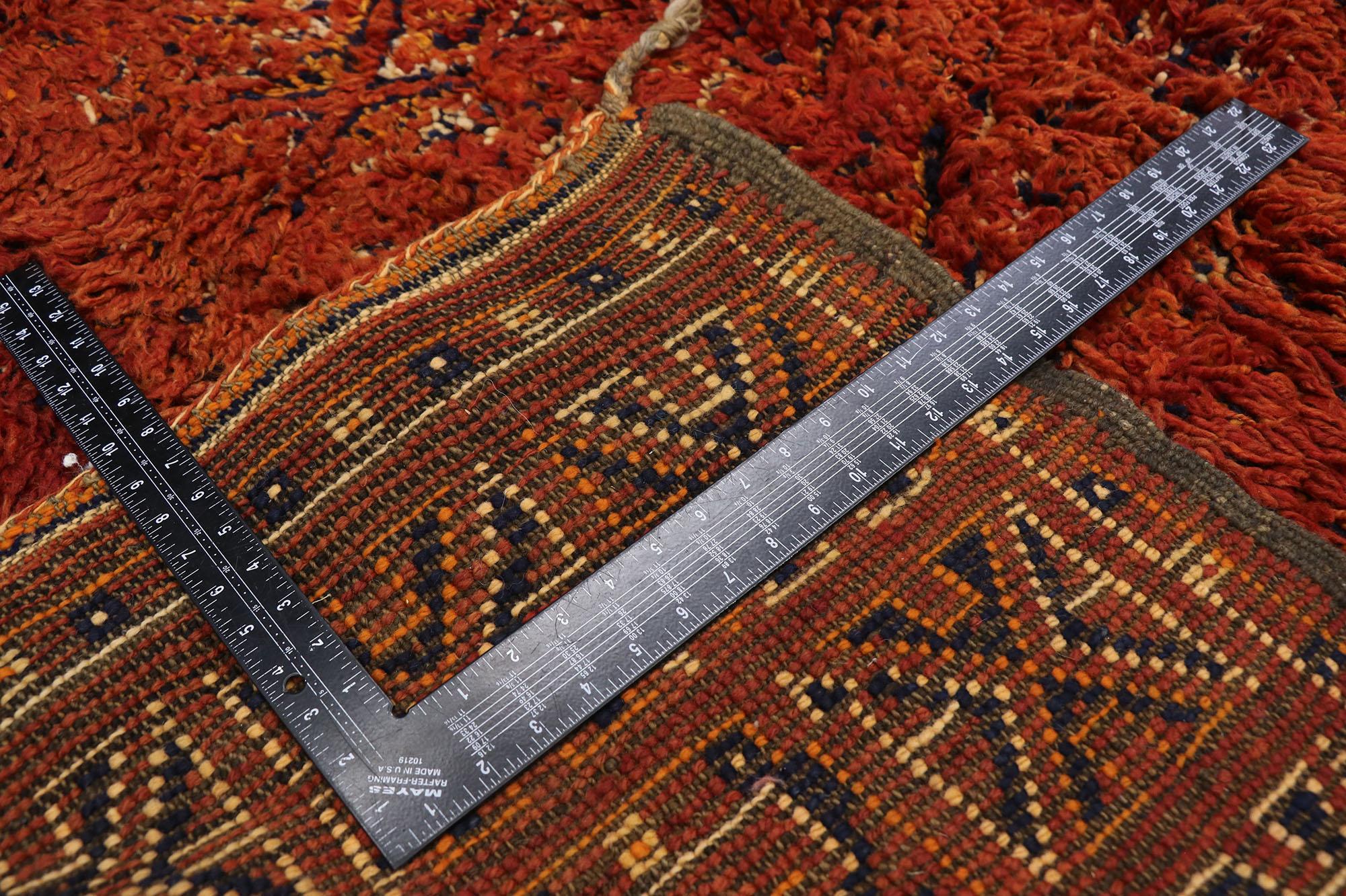 Beni MGuild Roter marokkanischer Vintage-Teppich (Marokkanisch) im Angebot