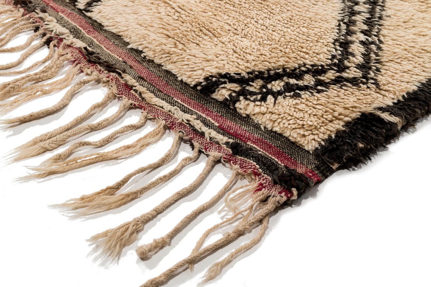 Authentic Midcentury Modern Vintage Beni Ourain Moroccan Berber Tribal White Rug In Excellent Condition For Sale In New York, NY