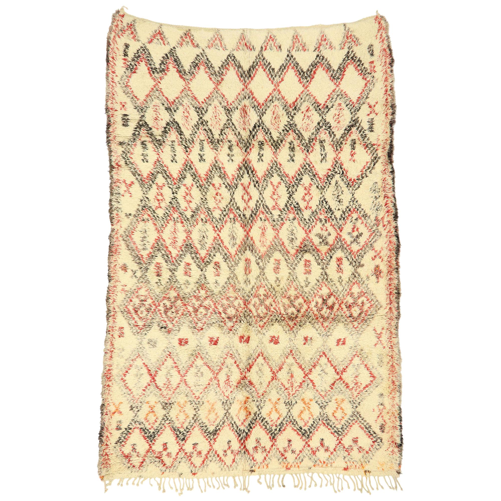 Vintage Beni Ouarain Moroccan Rug with Mid-Century Modern Style