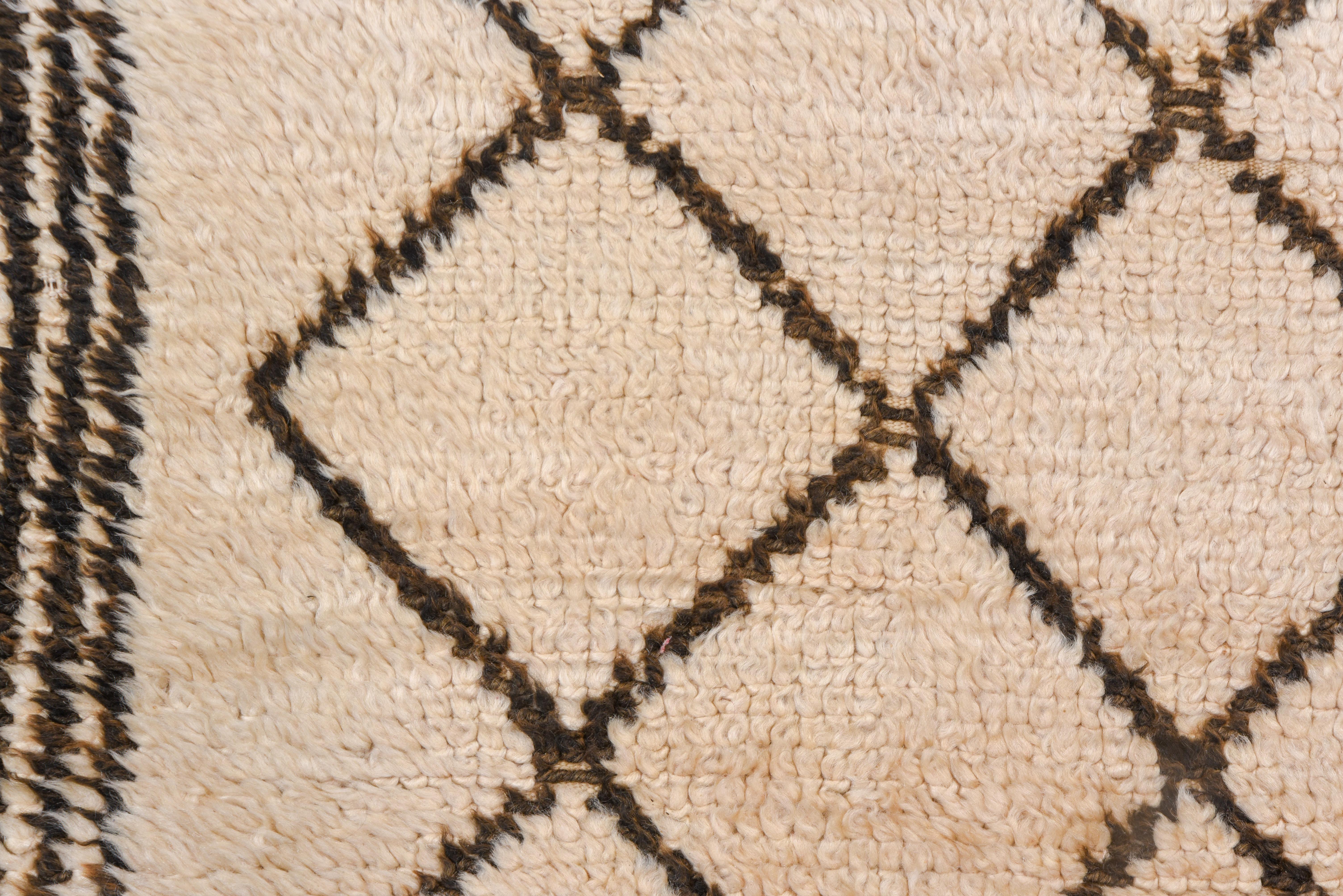 Marokkanischer Beni Ourain Teppich im Vintage-Stil (Wolle) im Angebot